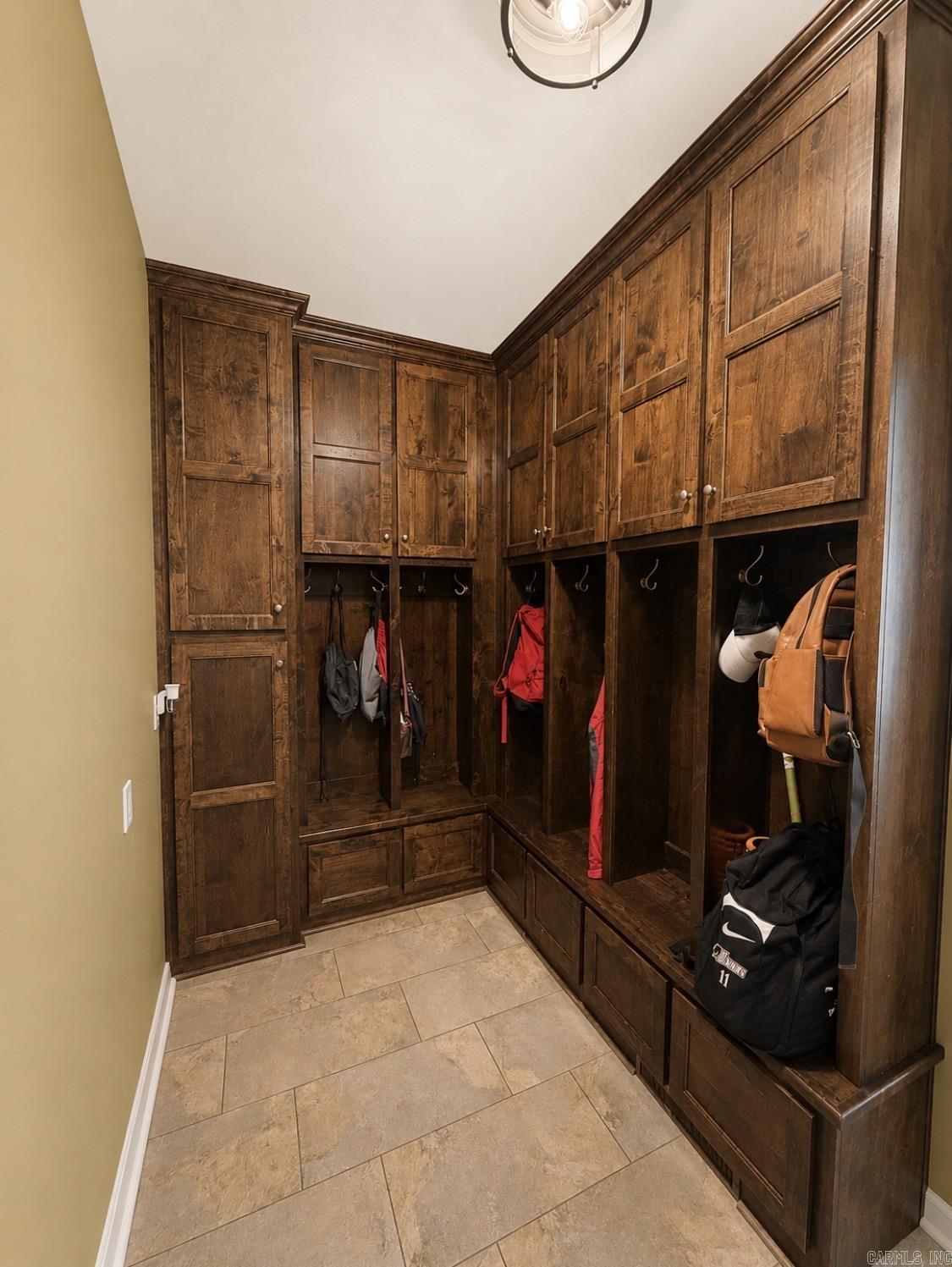 RIVER OAKS - Residential