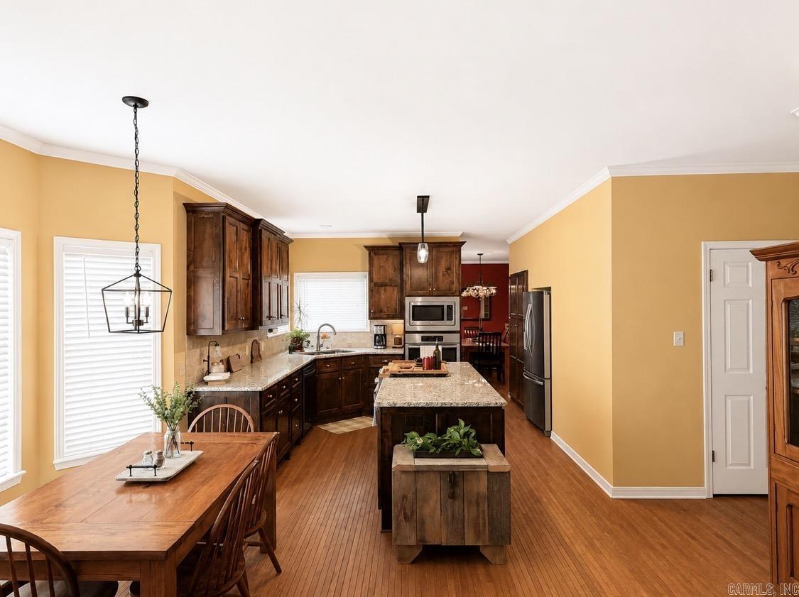 RIVER OAKS - Residential