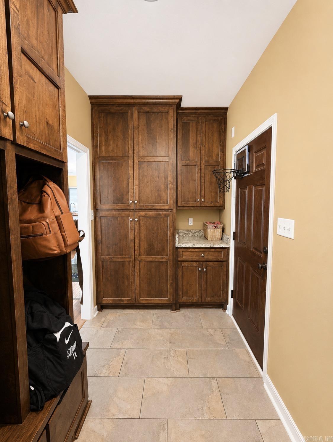 RIVER OAKS - Residential