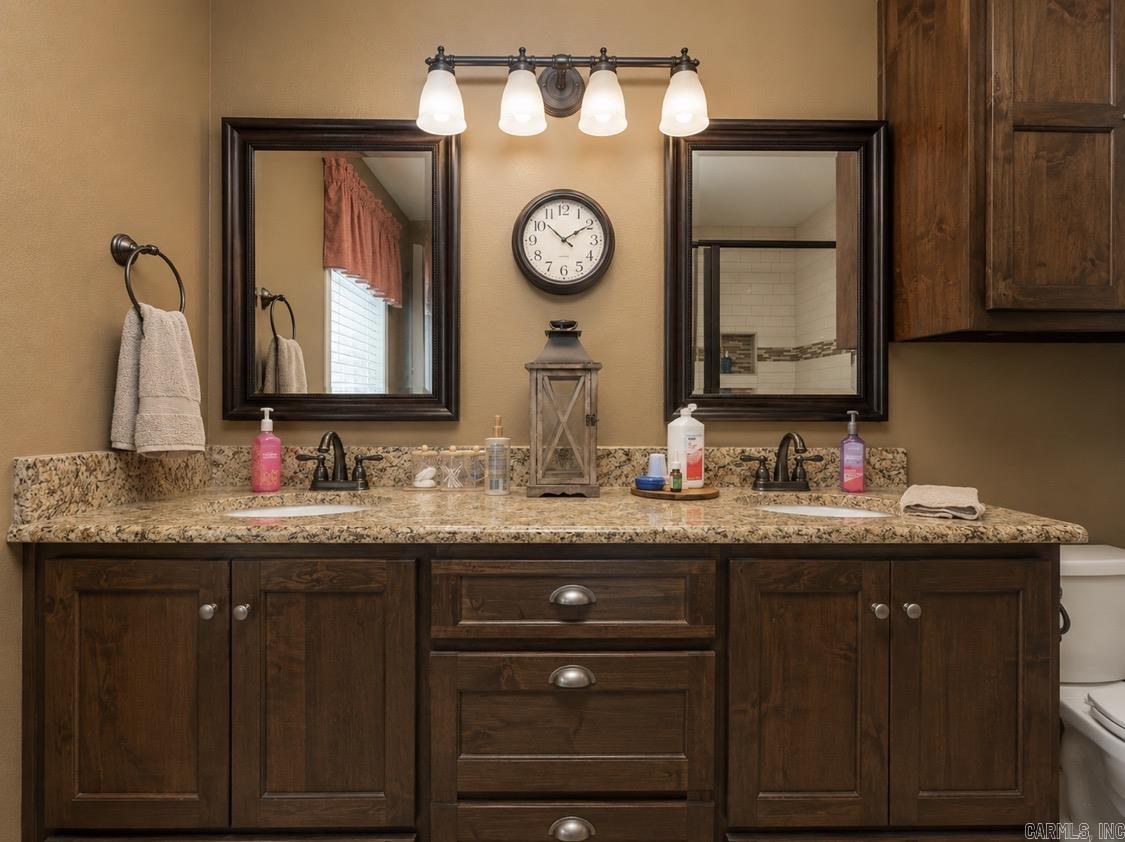 RIVER OAKS - Residential