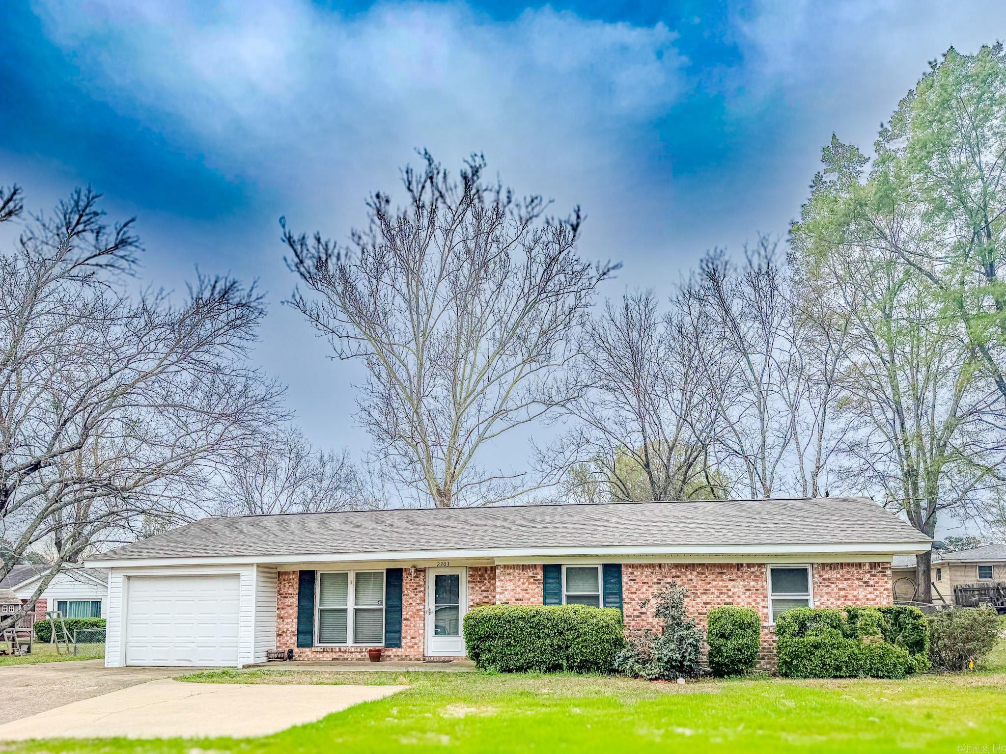Great home on Walnut St.  Fresh Paint, new floors, large lot.  Nice garage!  Come see this home!
