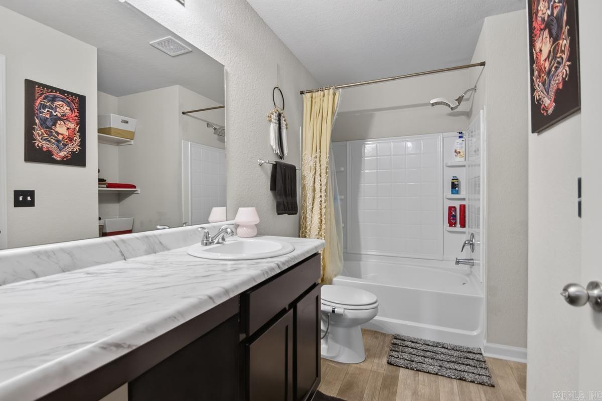 PARKWAY MEADOWS - Residential