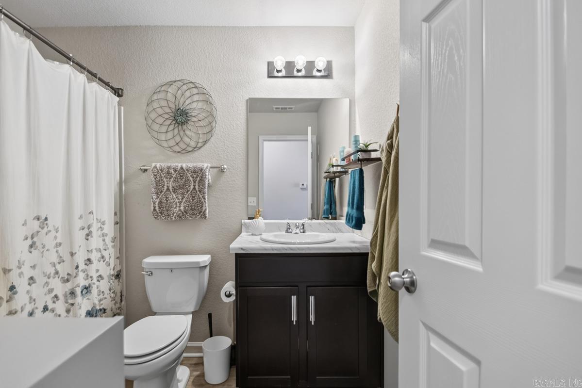 PARKWAY MEADOWS - Residential