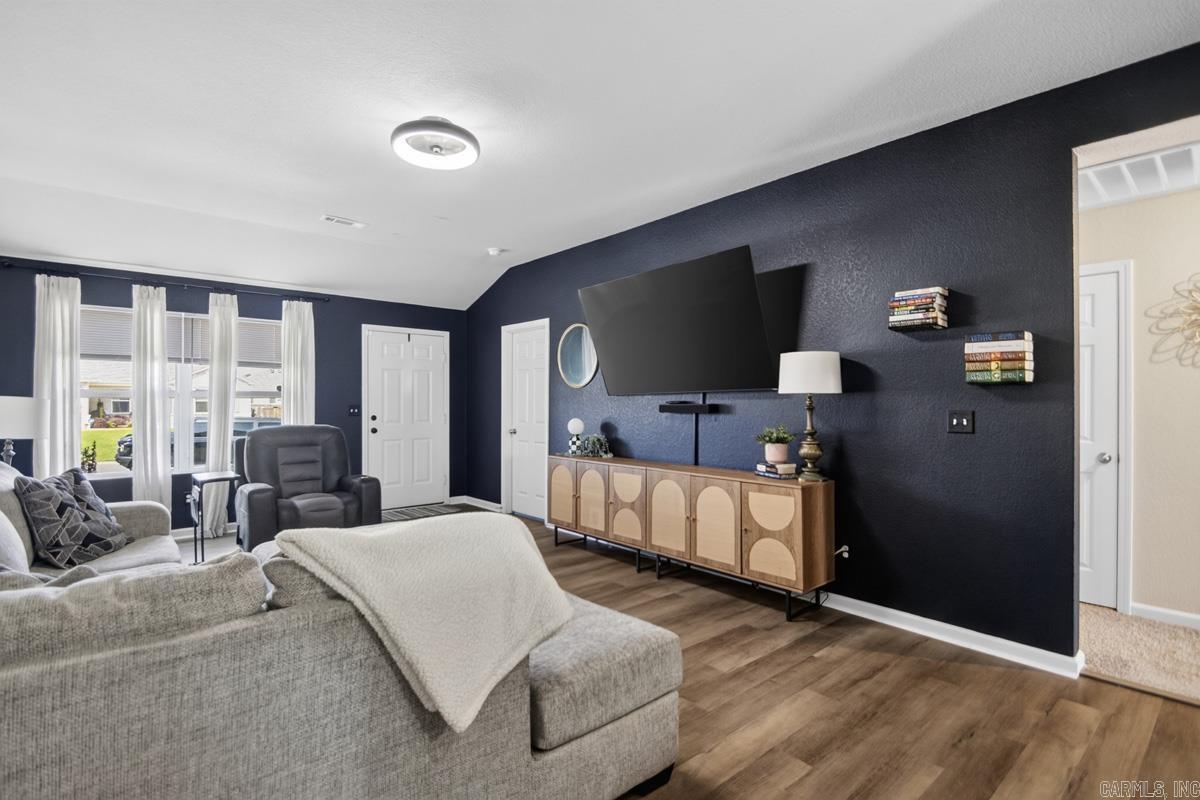PARKWAY MEADOWS - Residential