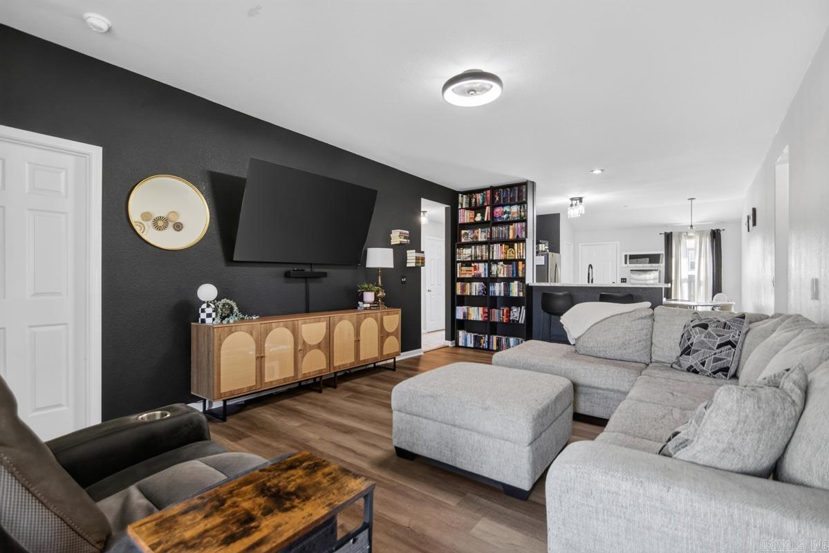 PARKWAY MEADOWS - Residential