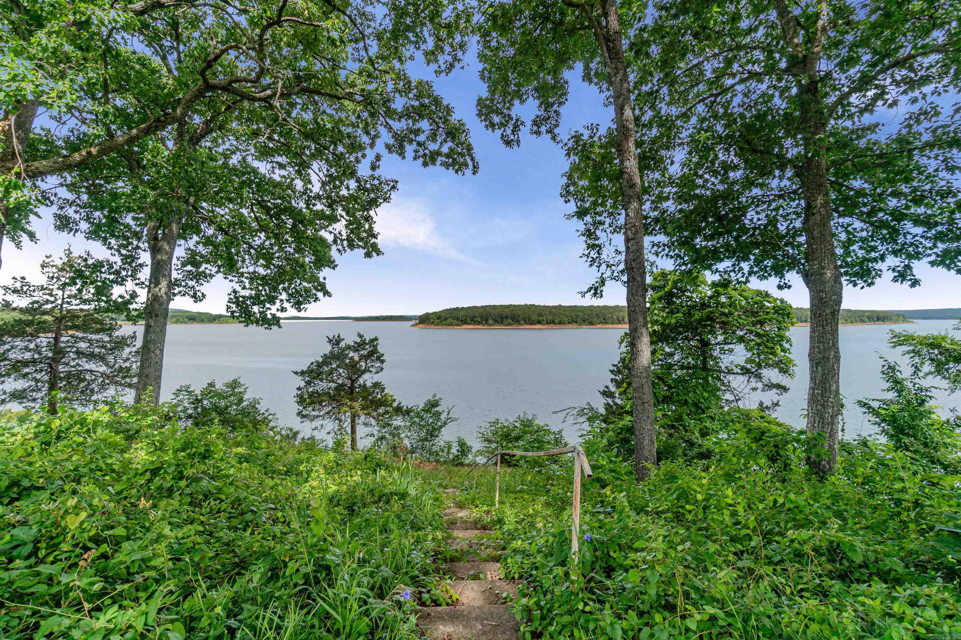 NAPLE HEIGHTS - LAKE - Residential