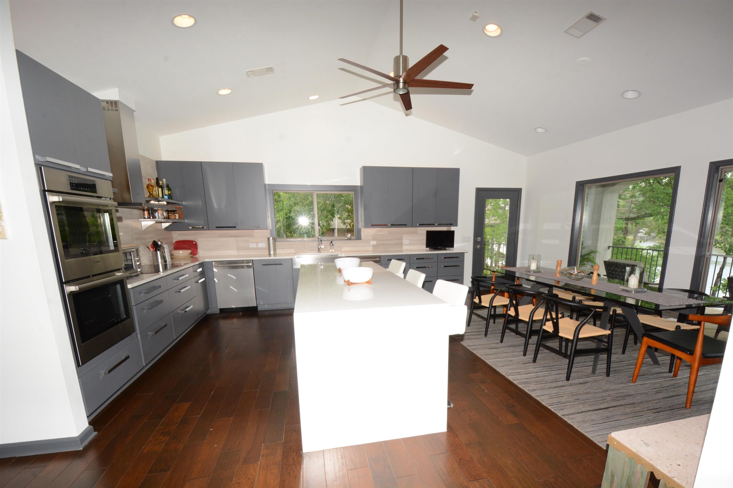LAKECREST - Residential