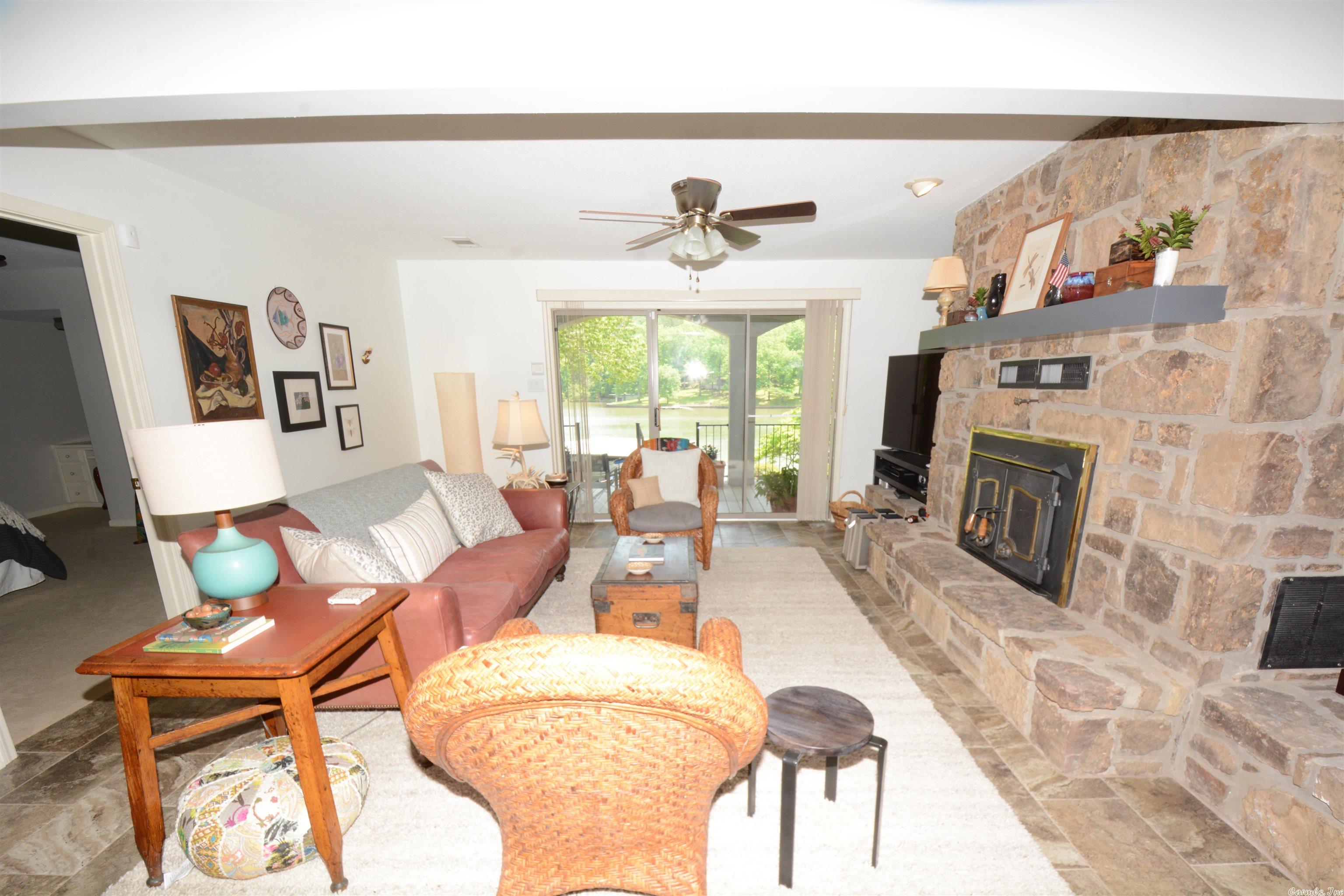LAKECREST - Residential