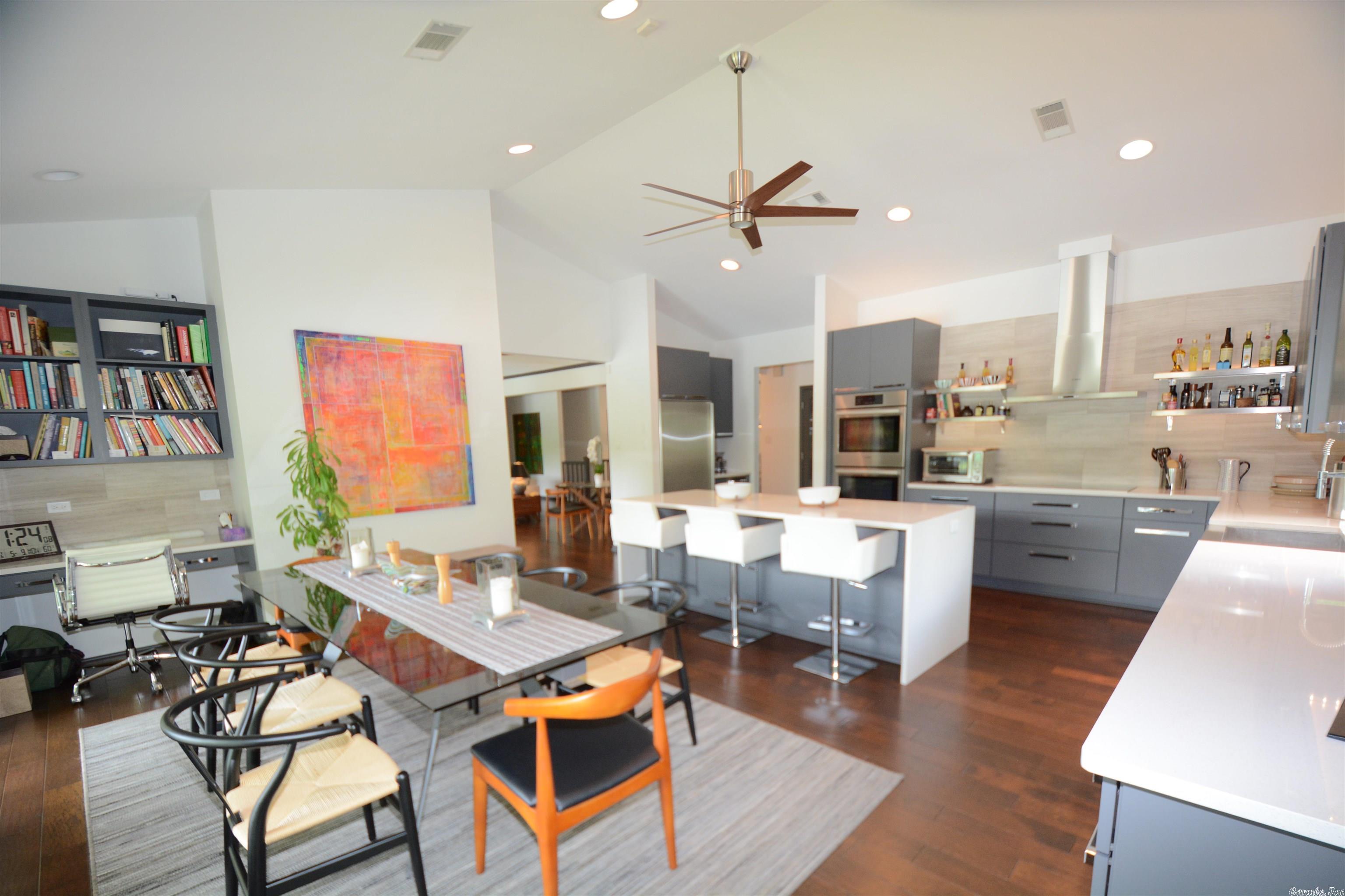 LAKECREST - Residential