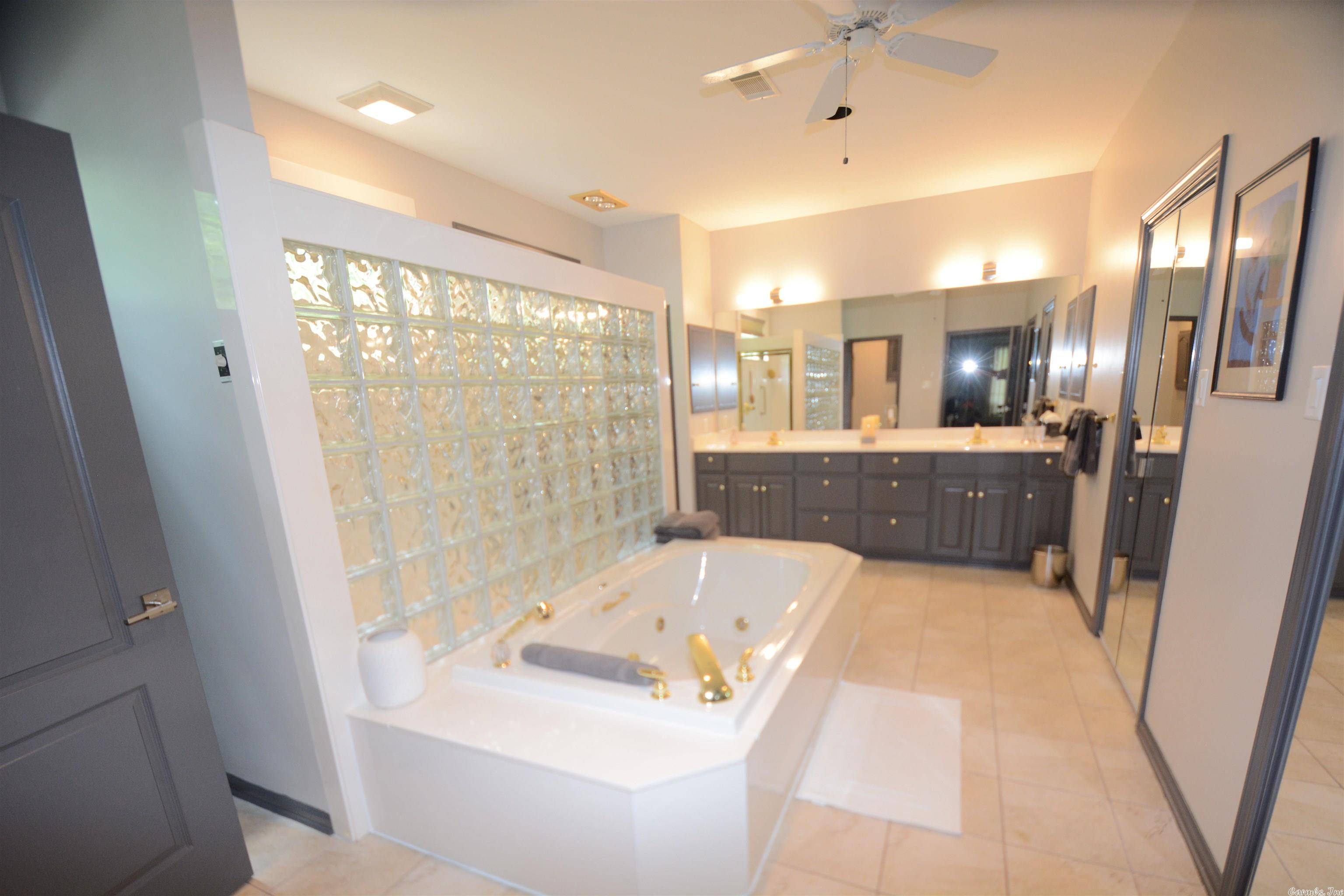 LAKECREST - Residential