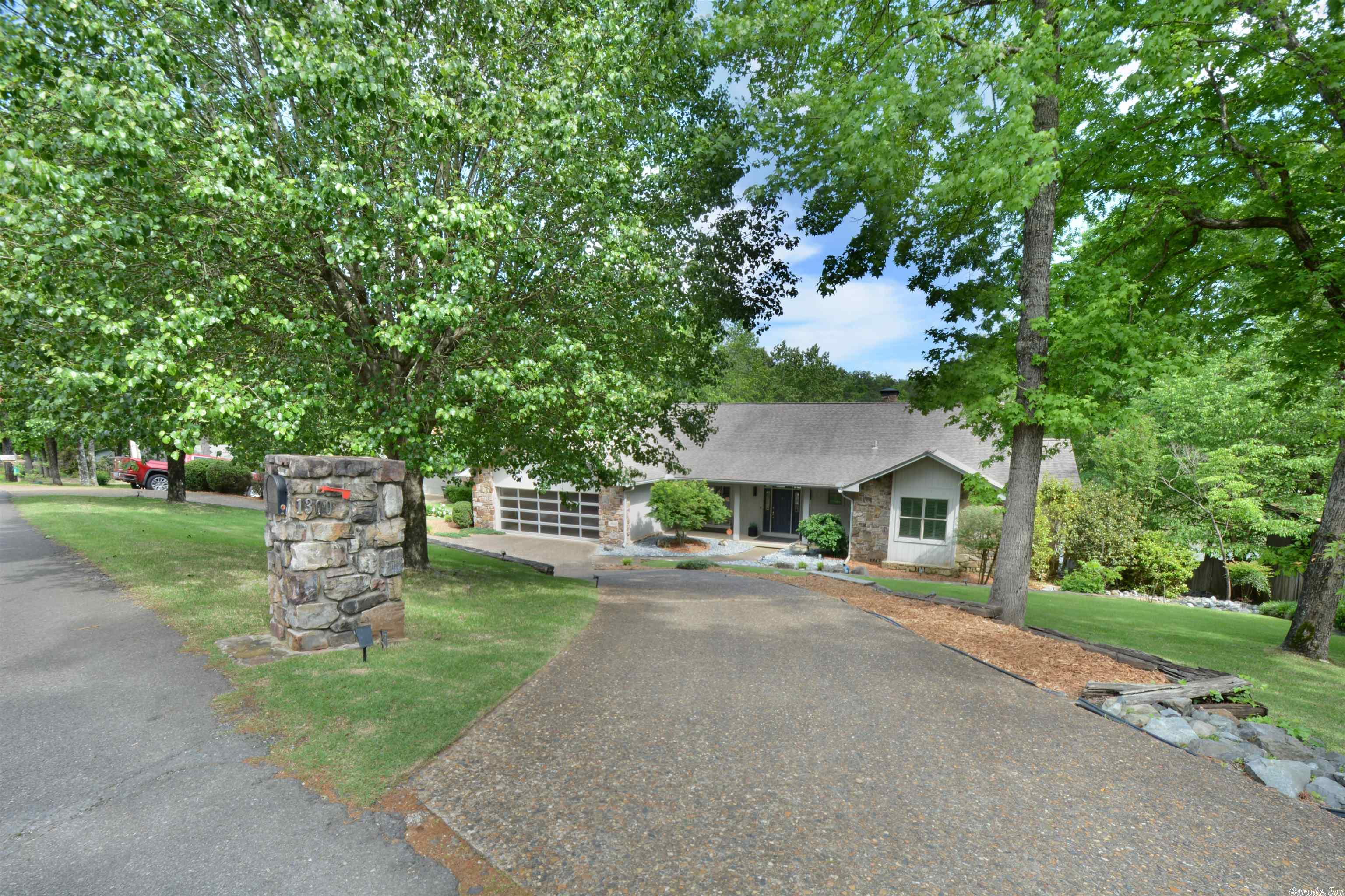 LAKECREST - Residential