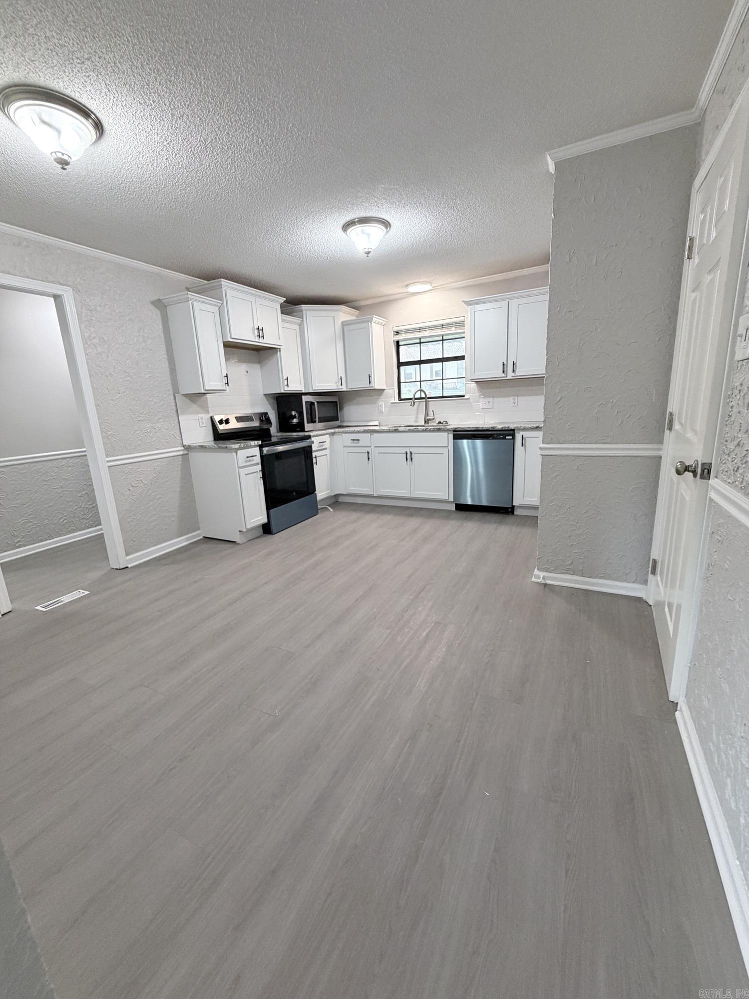 Steward Manor - Residential