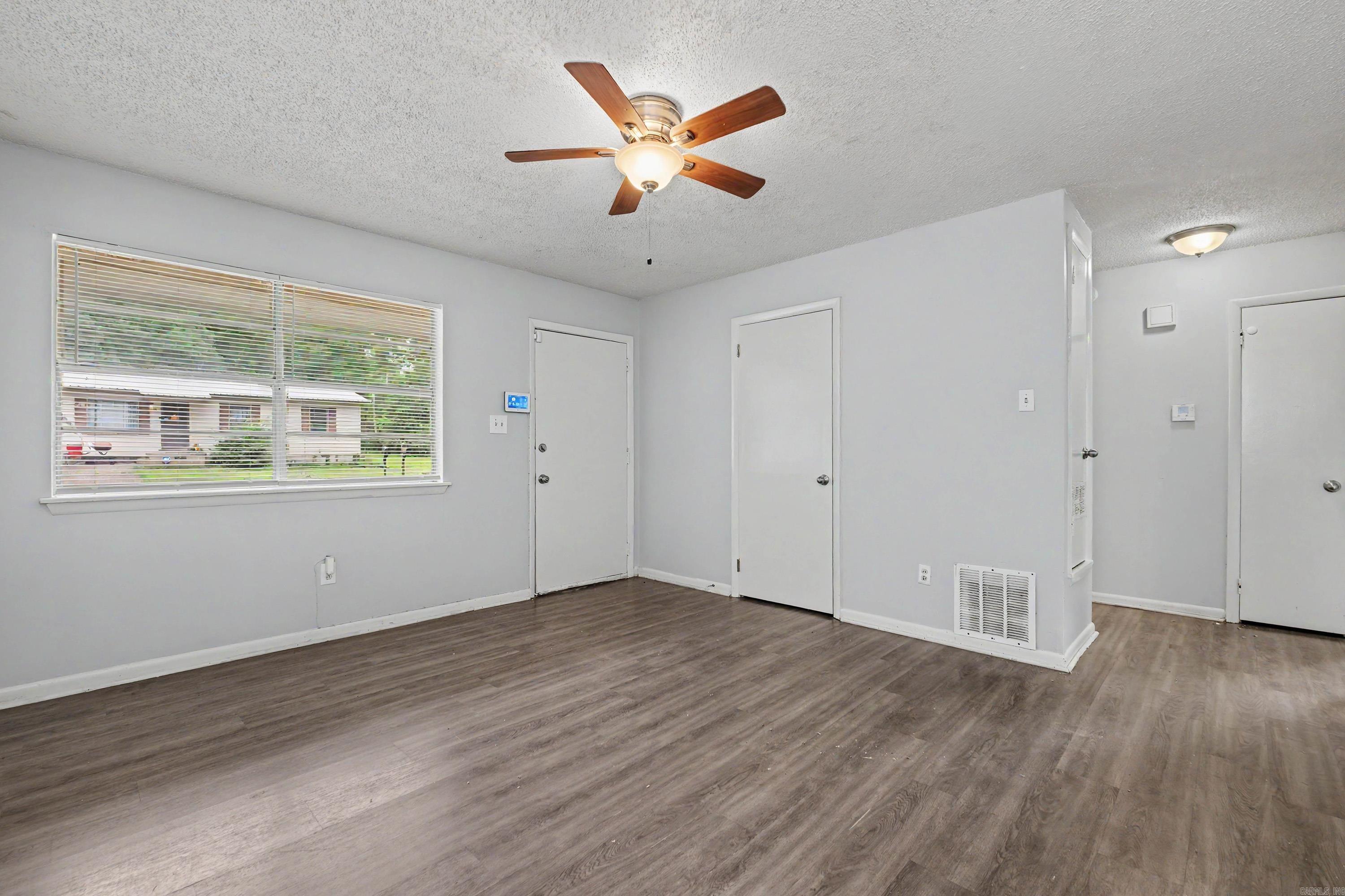 BARROW JOHN - Residential