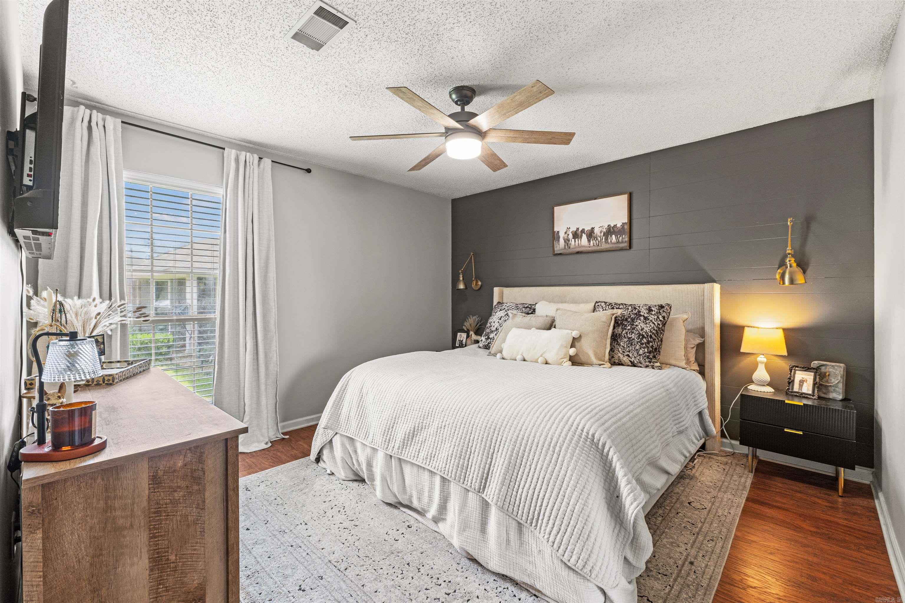HUNTERS COVE - Residential