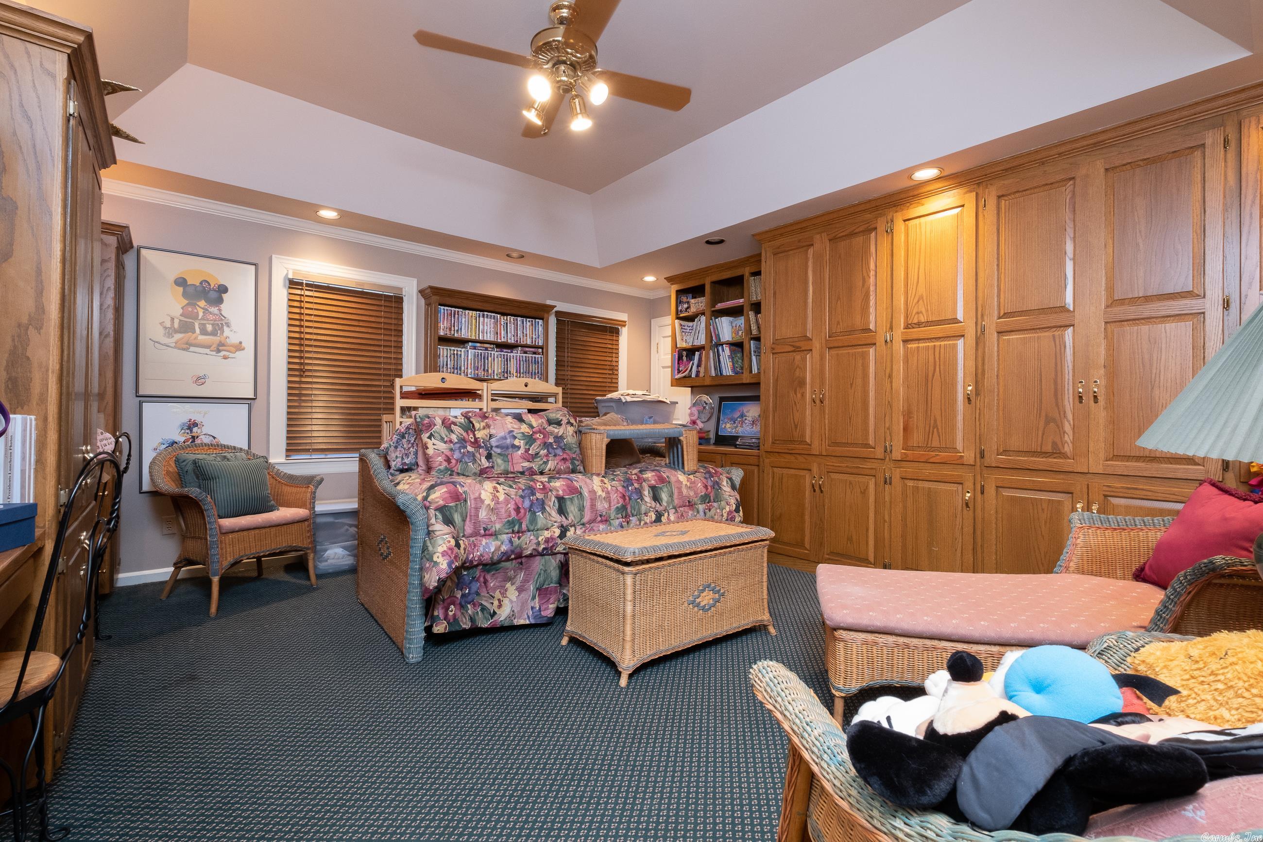 HICKORY HILLS - Residential