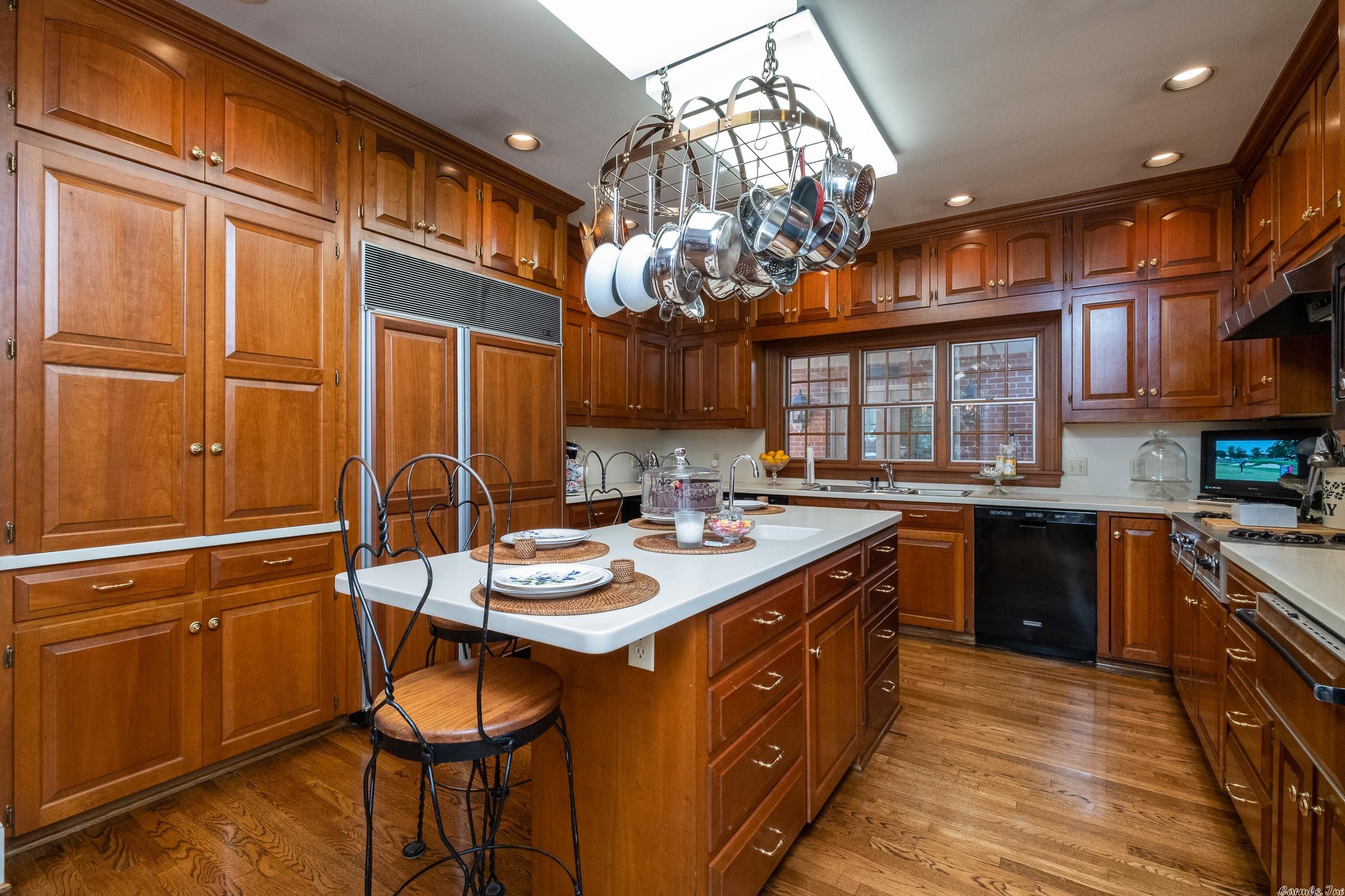 HICKORY HILLS - Residential