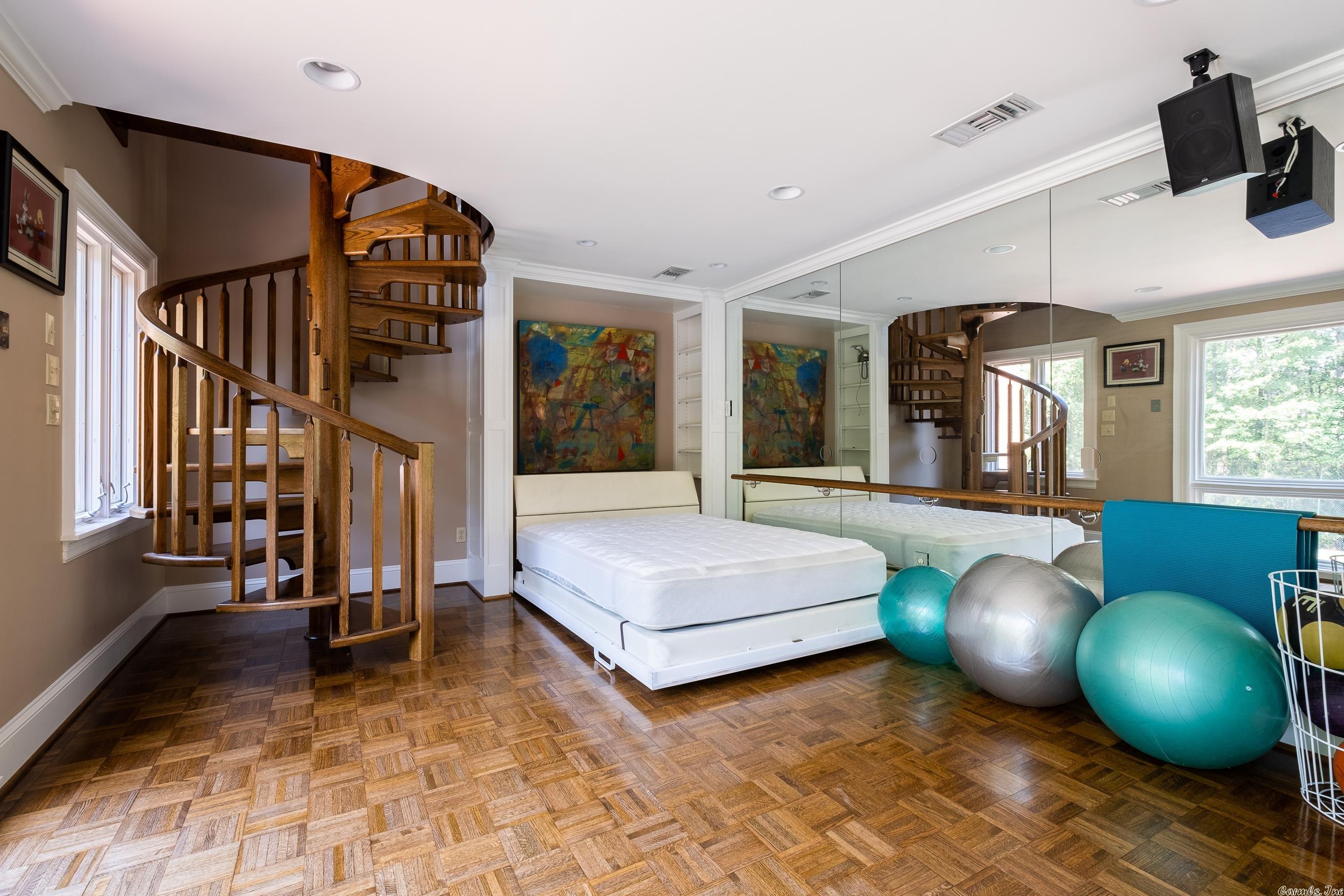 HICKORY HILLS - Residential