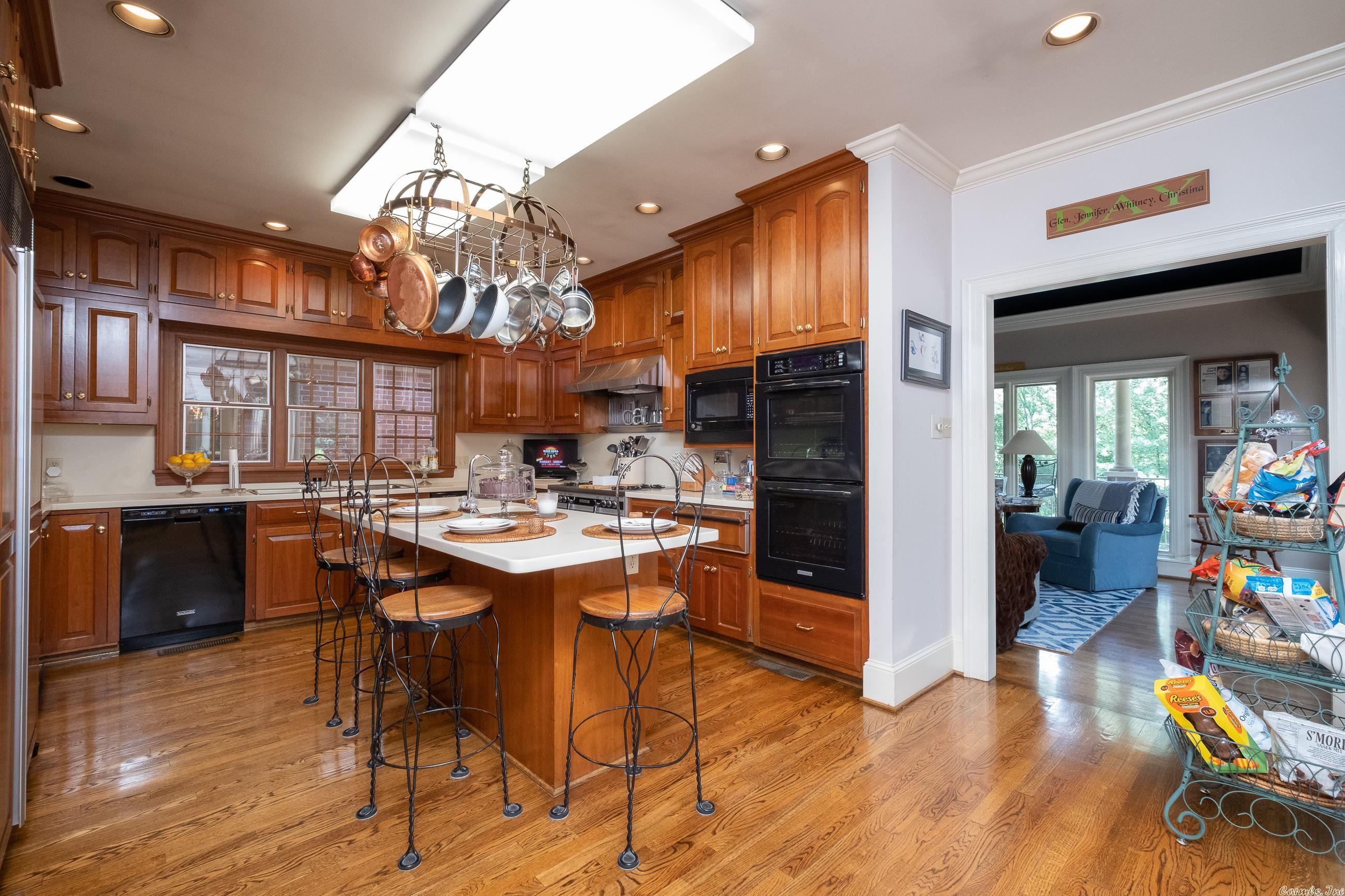 HICKORY HILLS - Residential