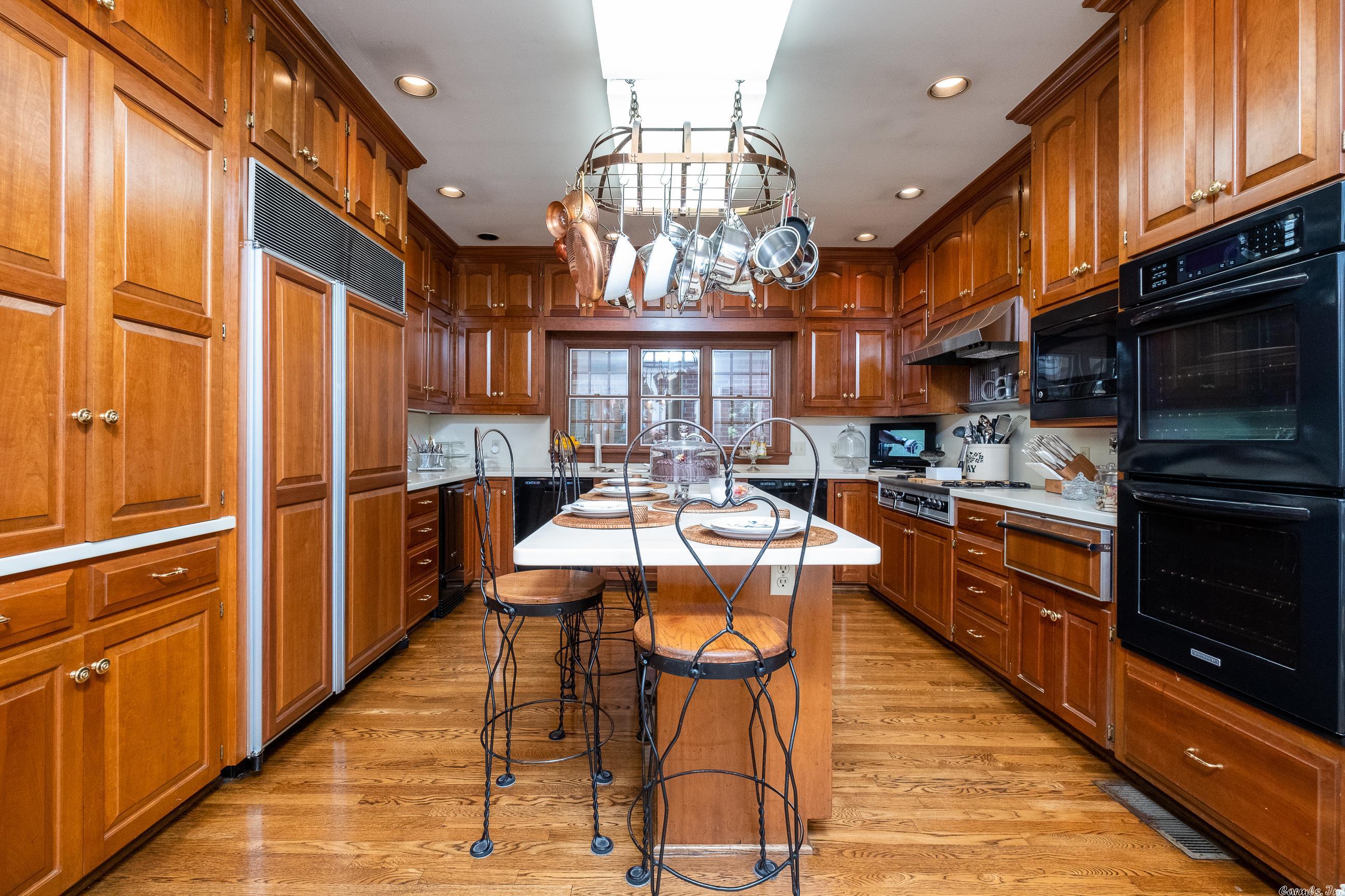 HICKORY HILLS - Residential