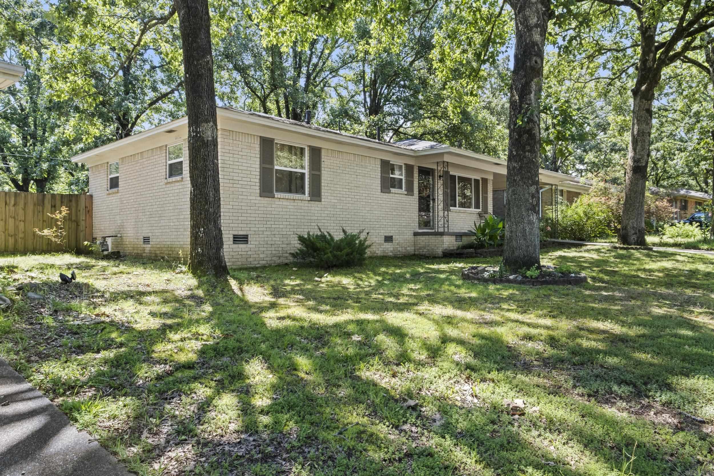 INDIAN HILLS - Residential