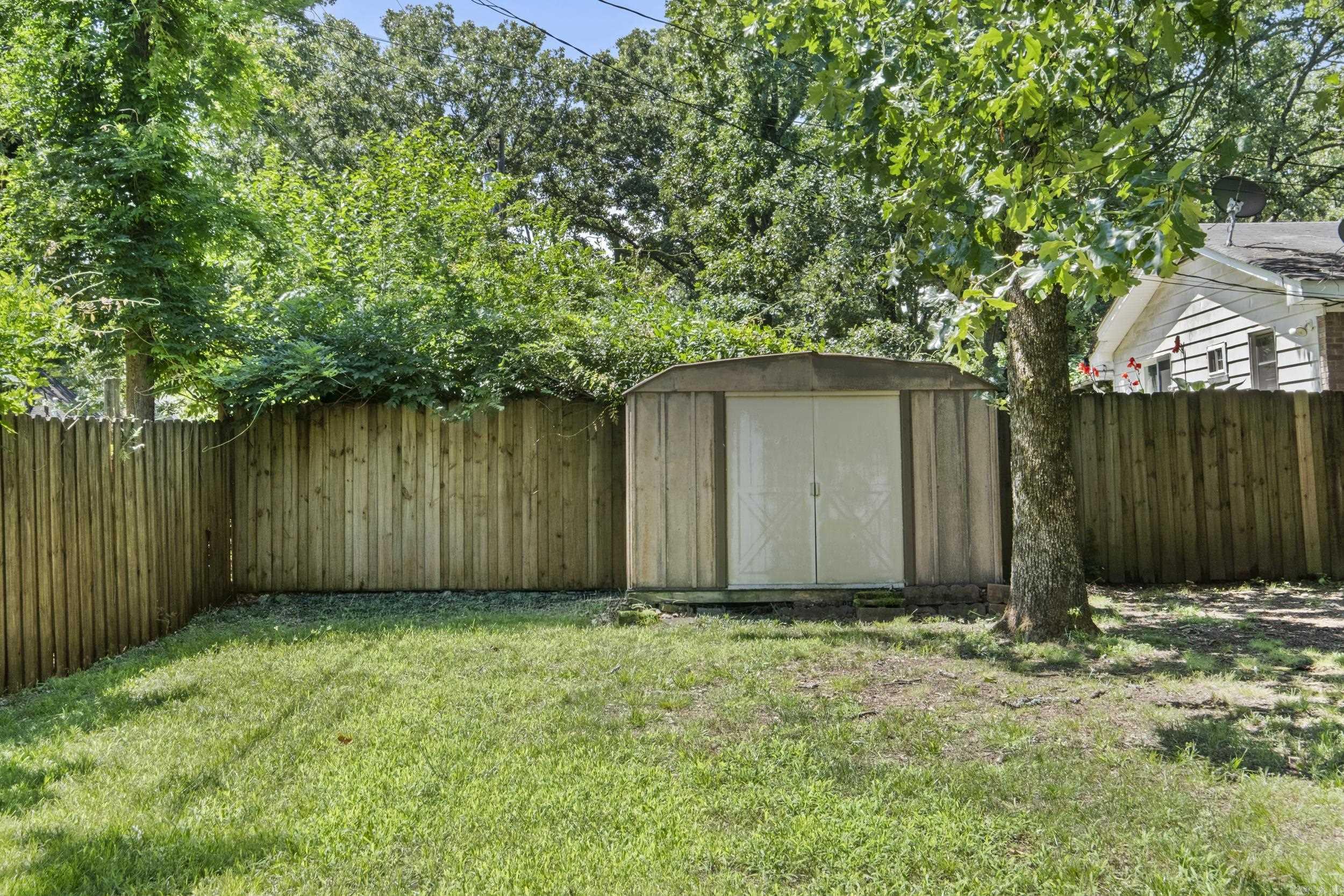 INDIAN HILLS - Residential