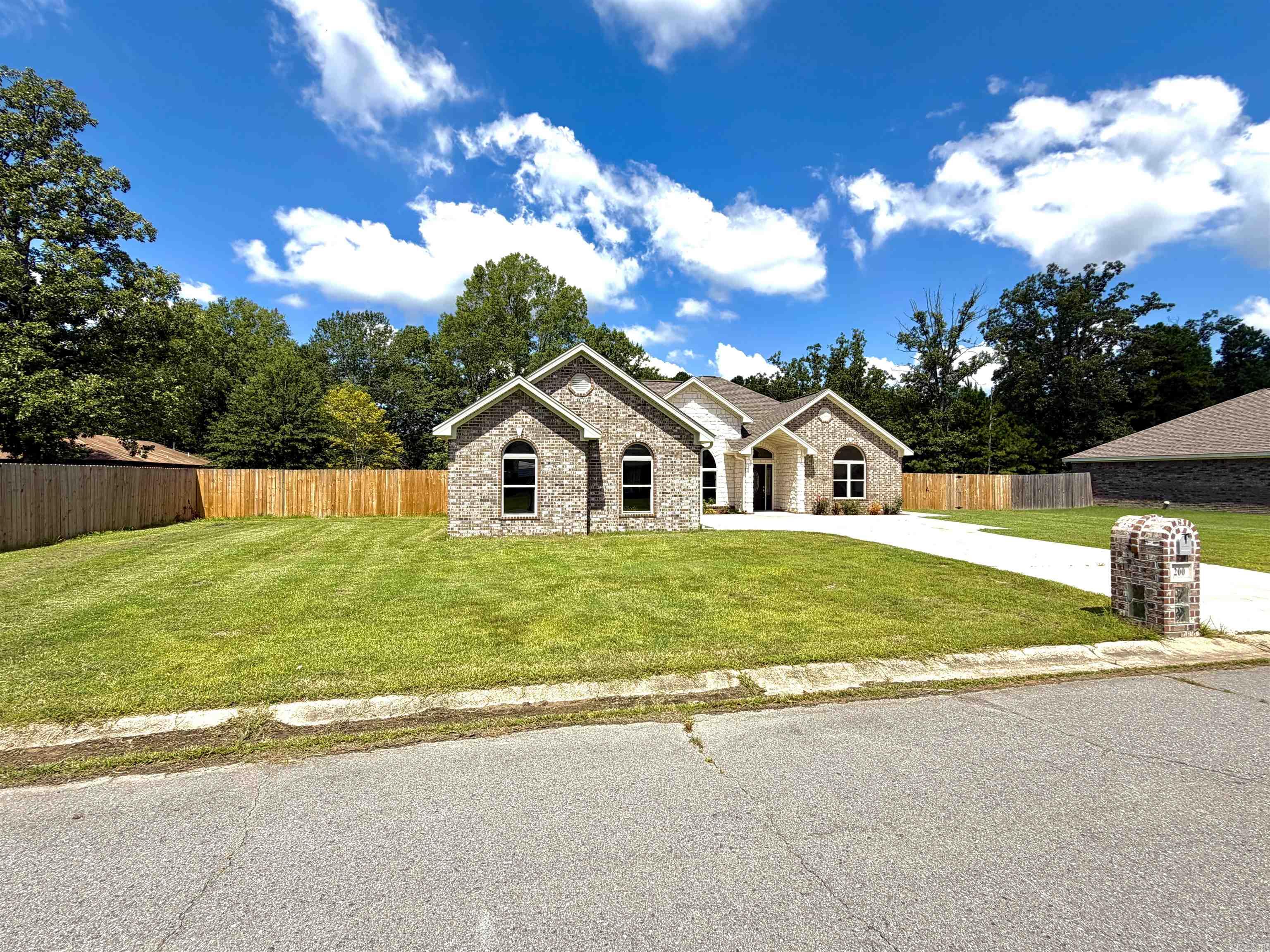 Daniels Oaks - Residential