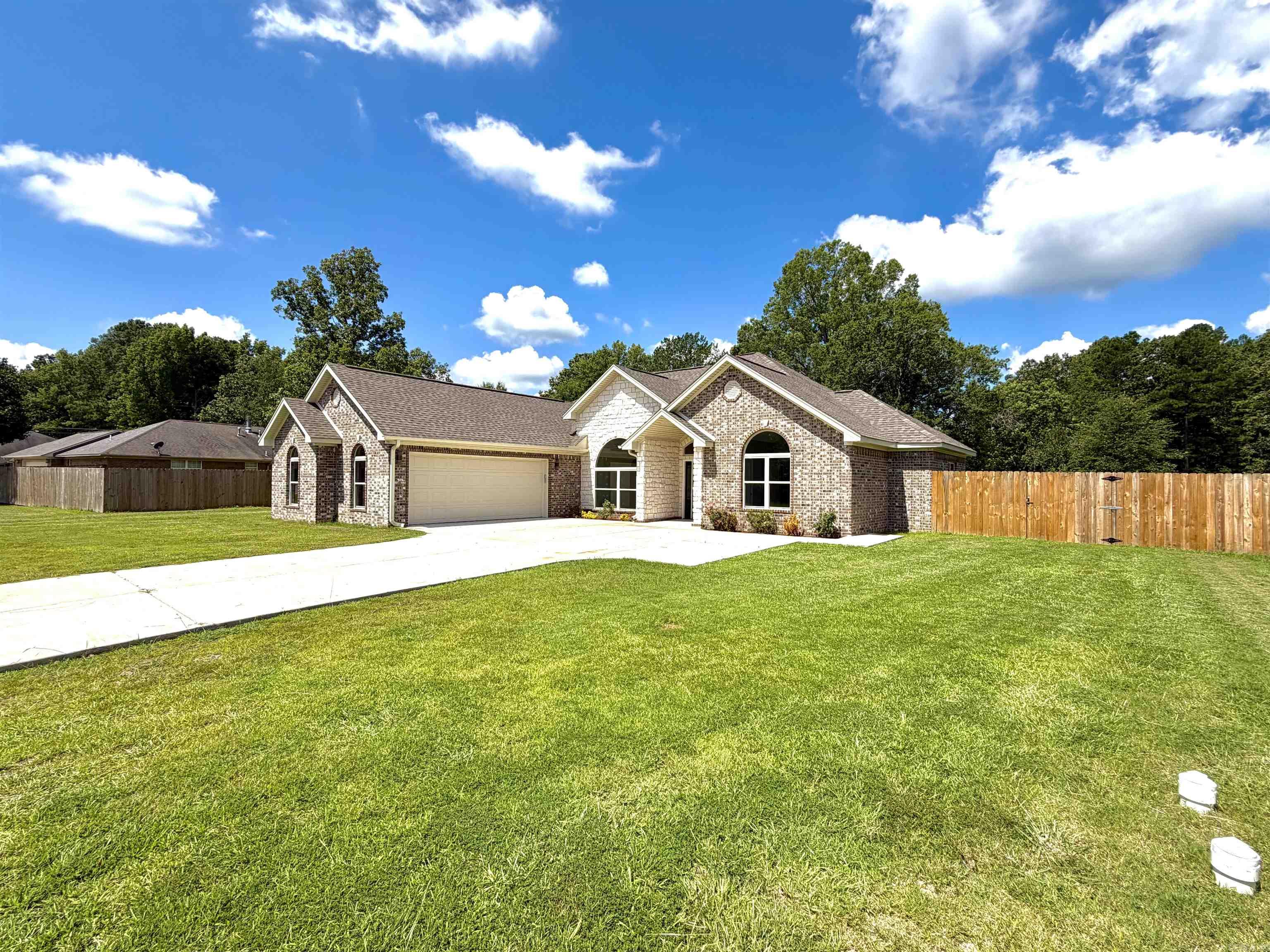 Daniels Oaks - Residential