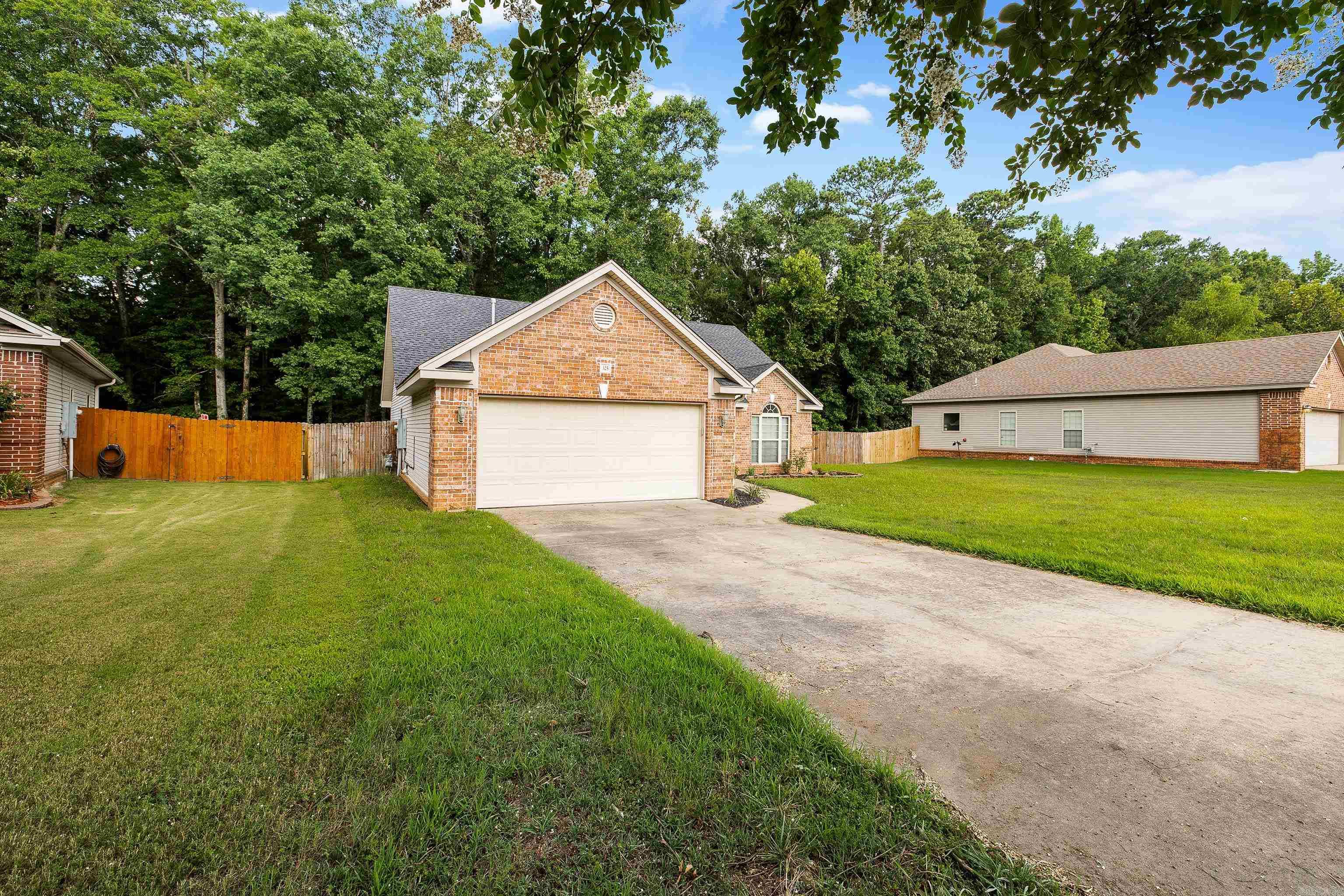 MADISON VILLAGE - Residential
