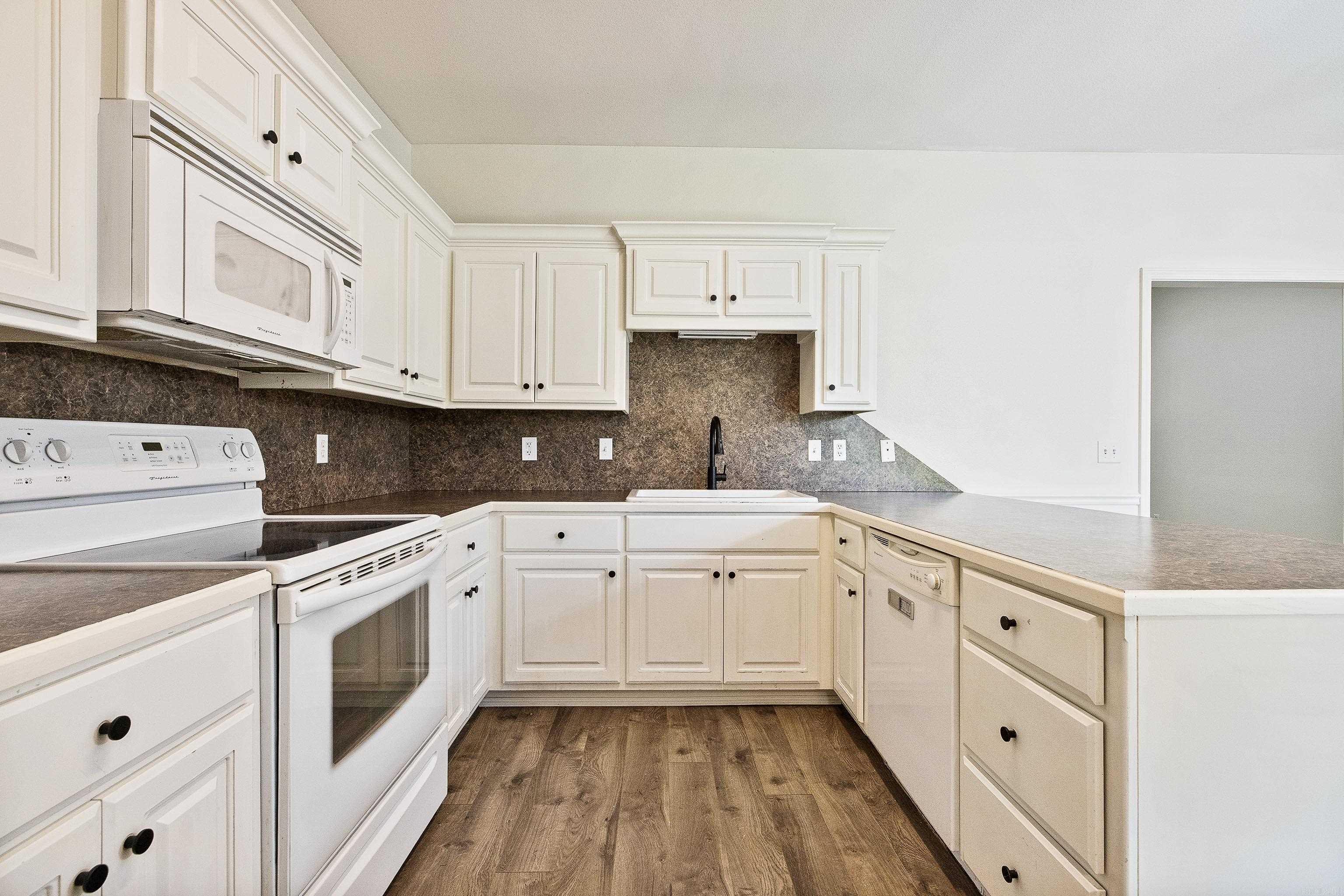 MADISON VILLAGE - Residential