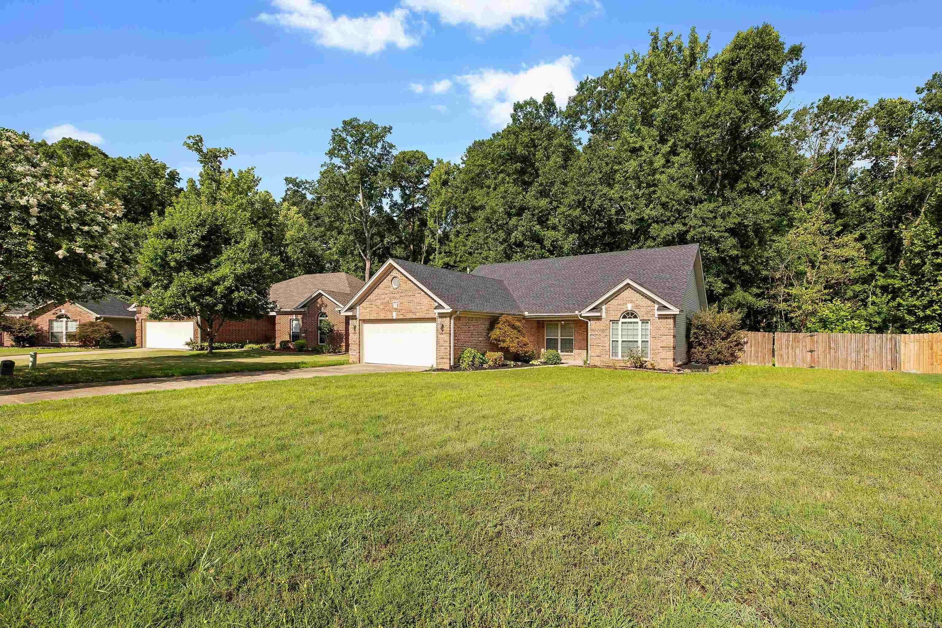 MADISON VILLAGE - Residential