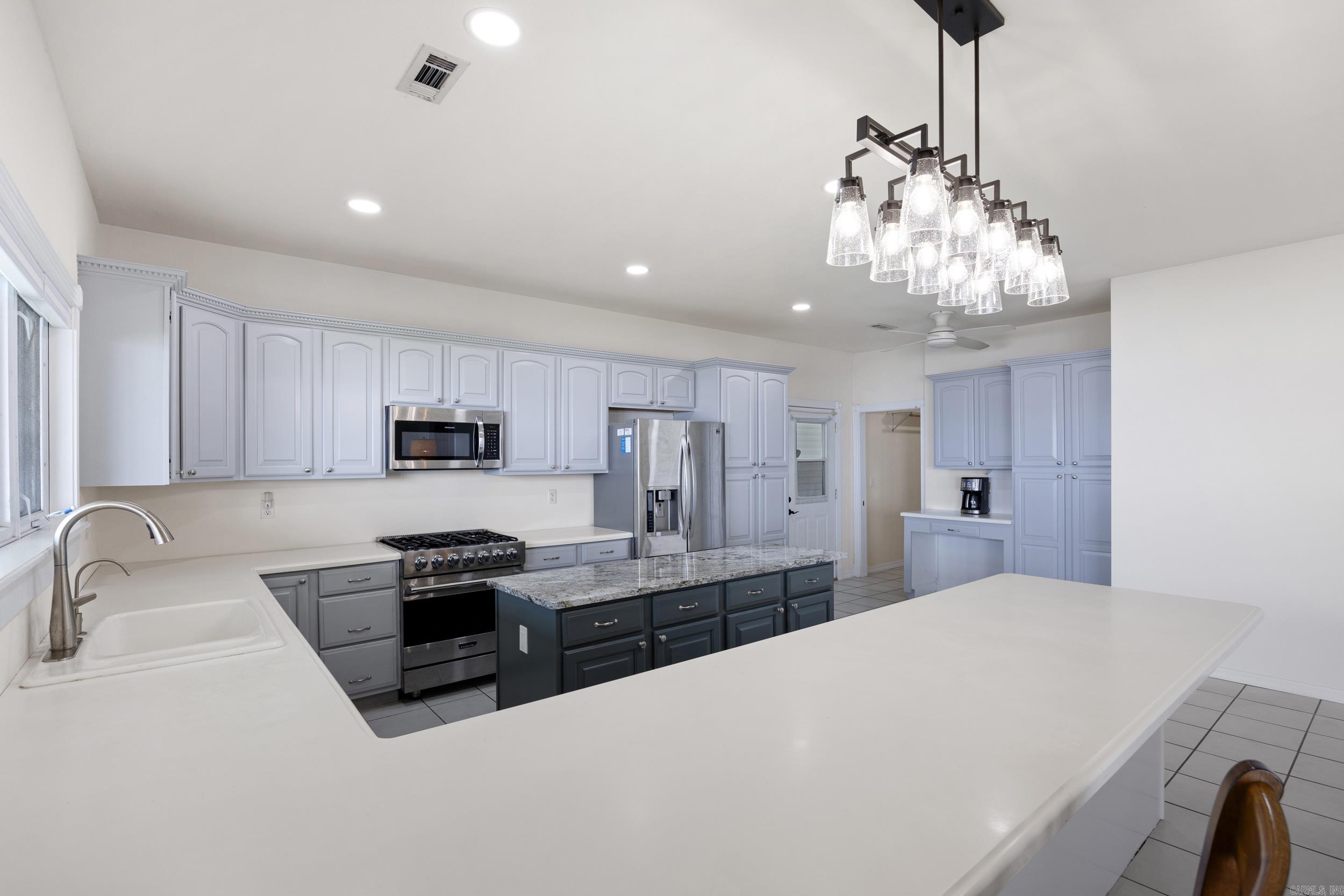 EAGLE RIDGE I - Residential