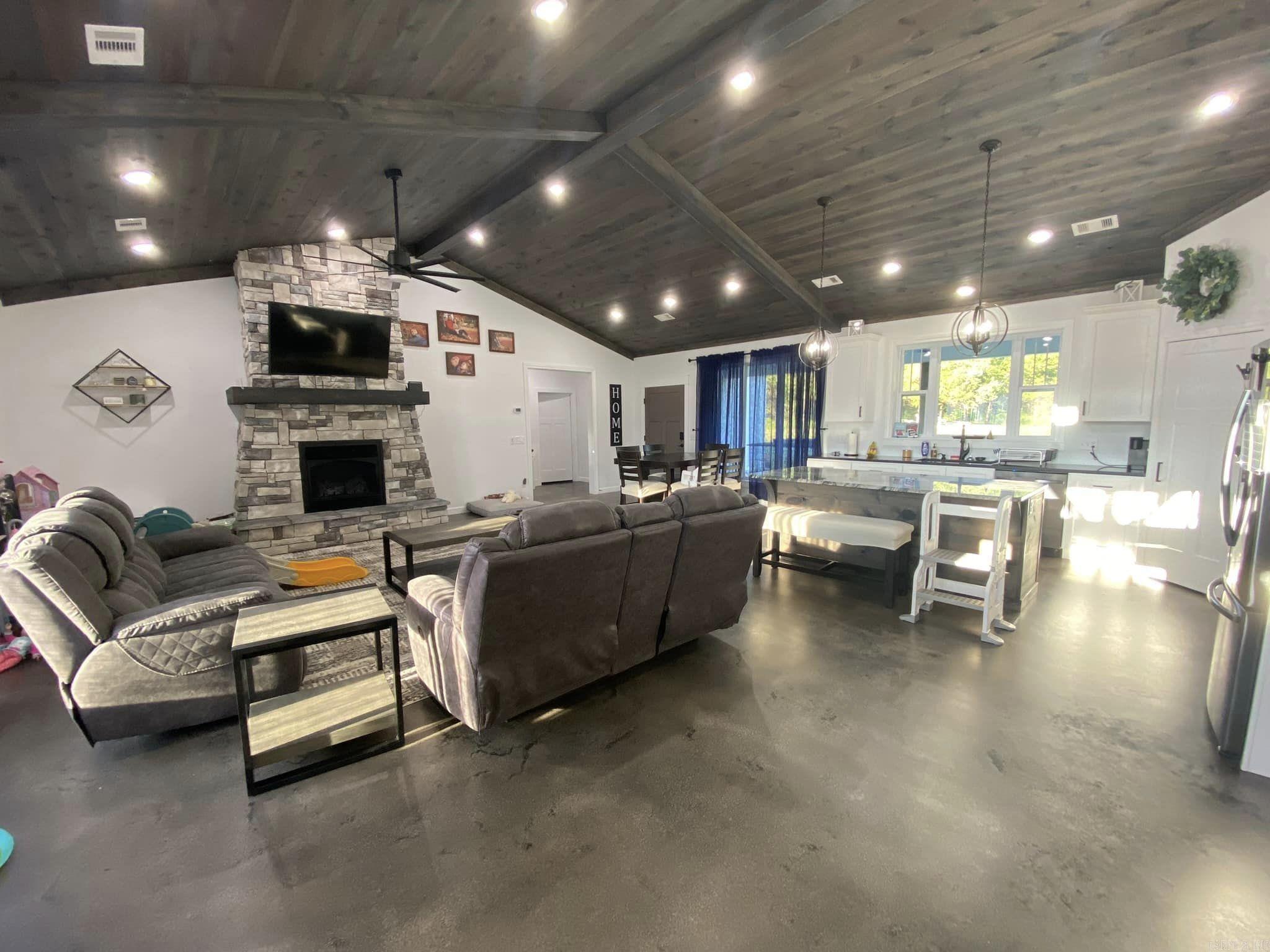 Lancaster-Tubbs Creek Homes - Residential