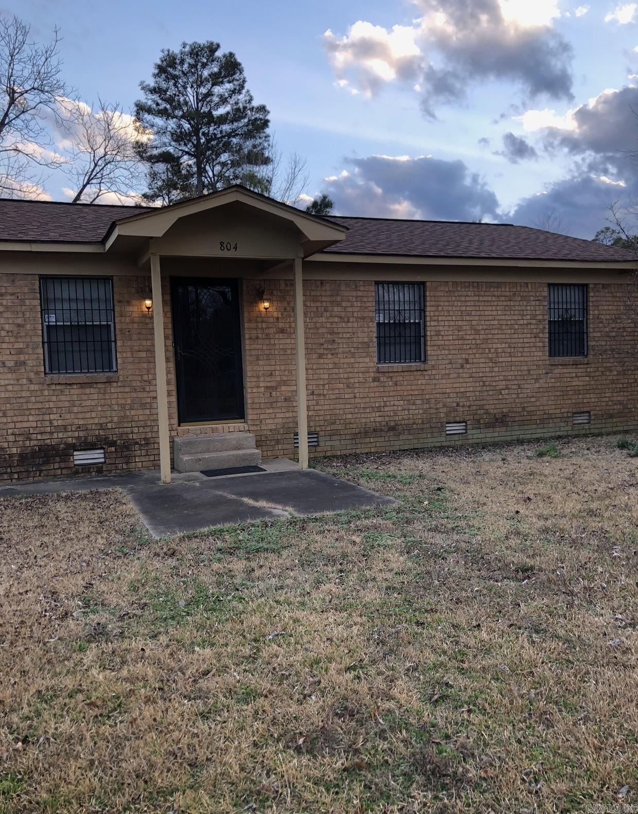 Check out this FOUR bedroom family home that is move-in ready! Property features include a newer roof, updated kitchen with stainless steel appliances, and two full bathrooms. This home is perfect for the first-time homeowner, call today to learn more information.