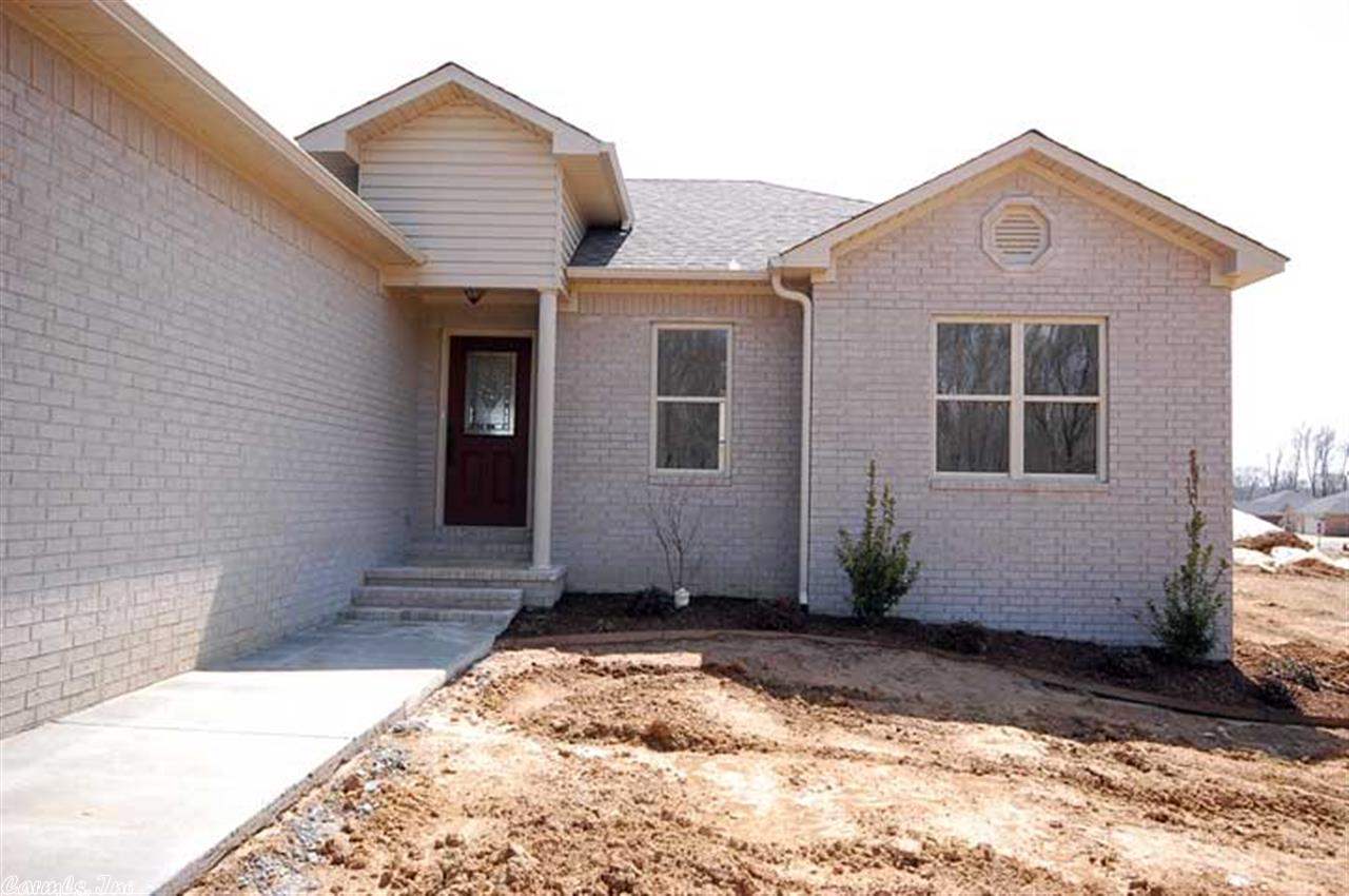 CABOT SCHOOLS!!! Brand new home in the sought after Magnolia Estates neighborhood, custom features throughout, crown molding, tray ceilings, tumbled stone back splash in kitchen, oil rubbed bronze fixtures, cultured marble bathroom counters, gutters, sodded yard, ceiling fans with medallions throughout, beautiful masonary work, school just around the corner! Just in time to pick all your own colors, tile, back splash, paint, carpet,  & coutnertop color!!