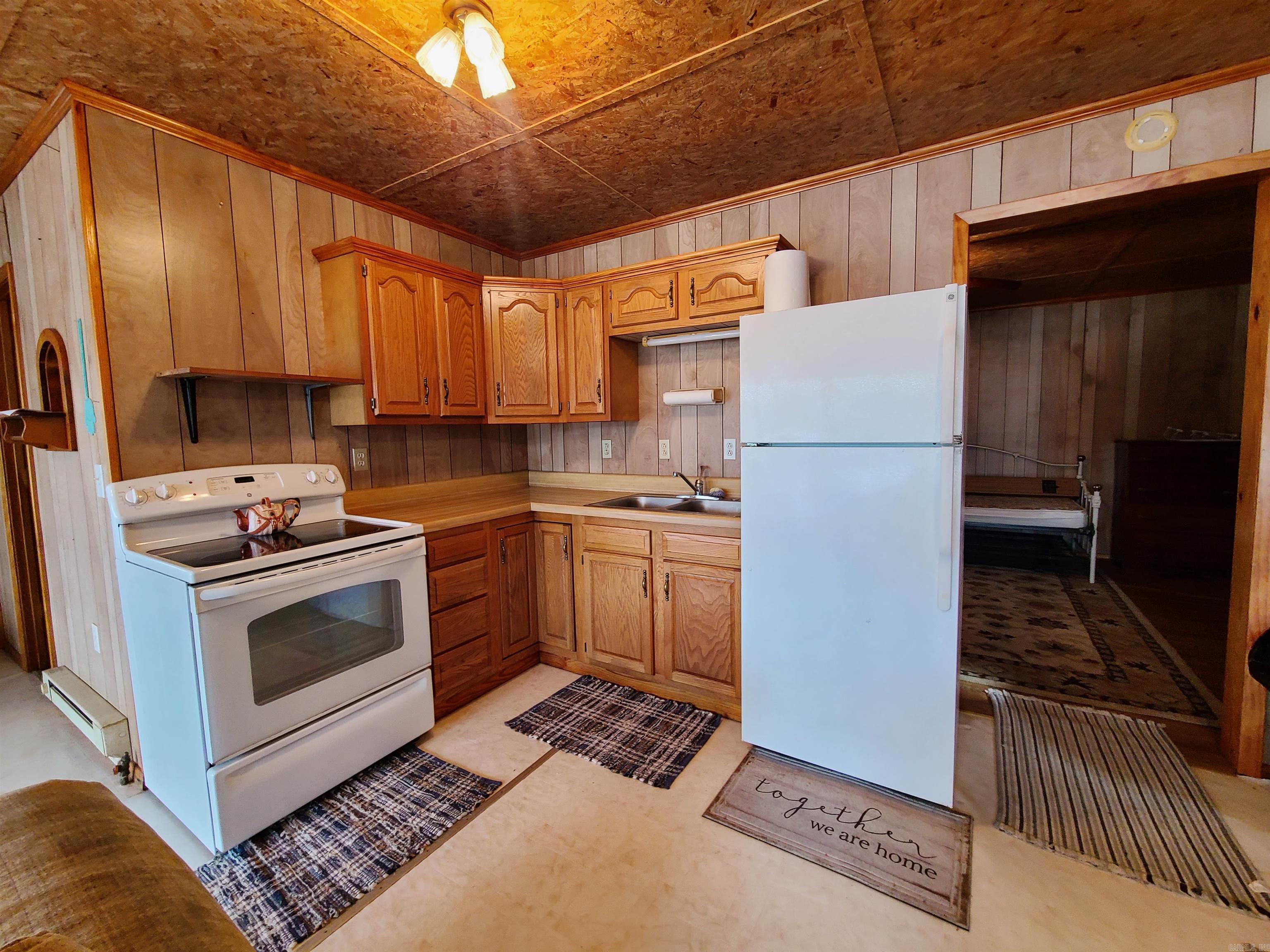 F & F Lake - Residential