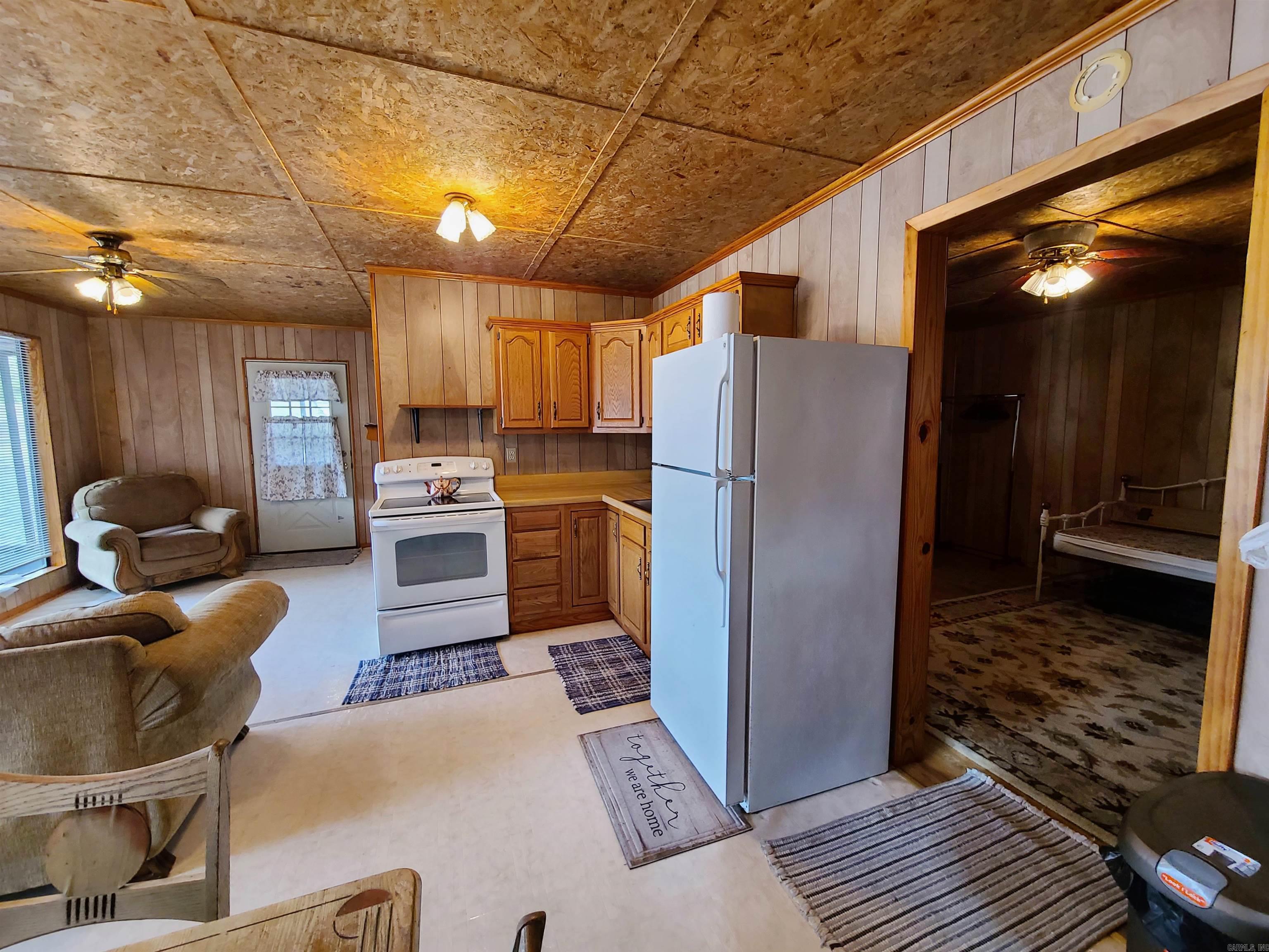 F & F Lake - Residential