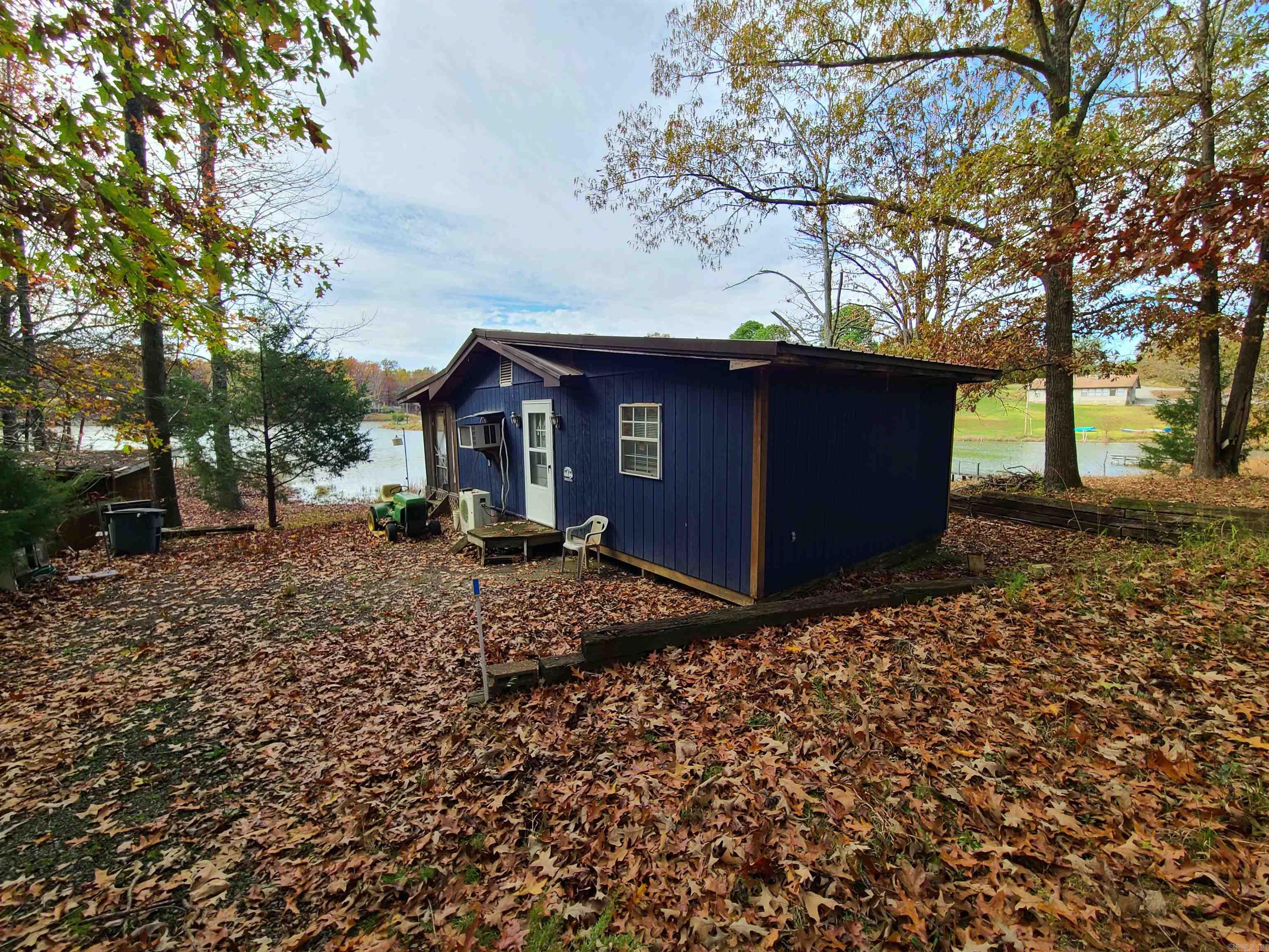 F & F Lake - Residential