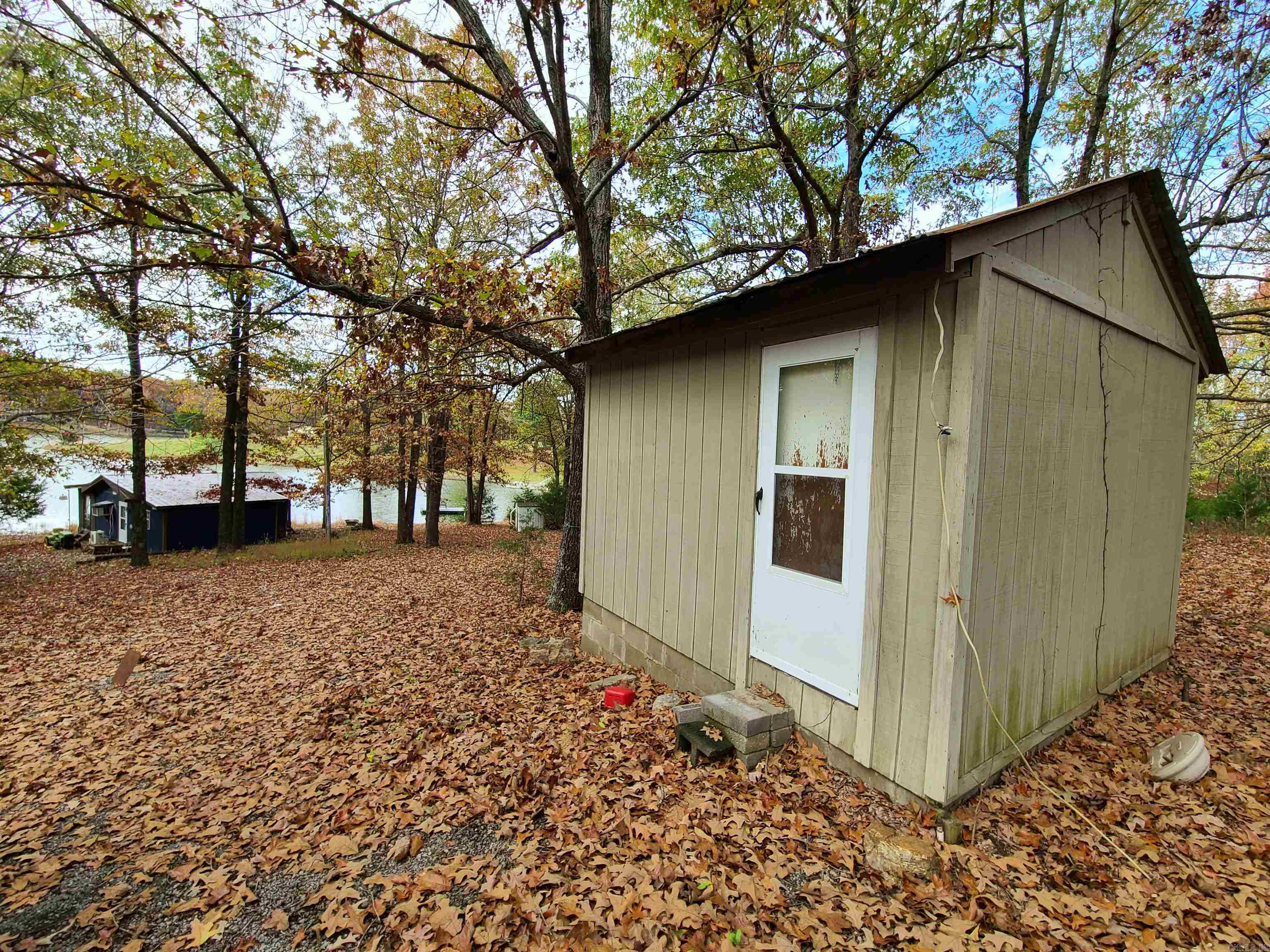 F & F Lake - Residential