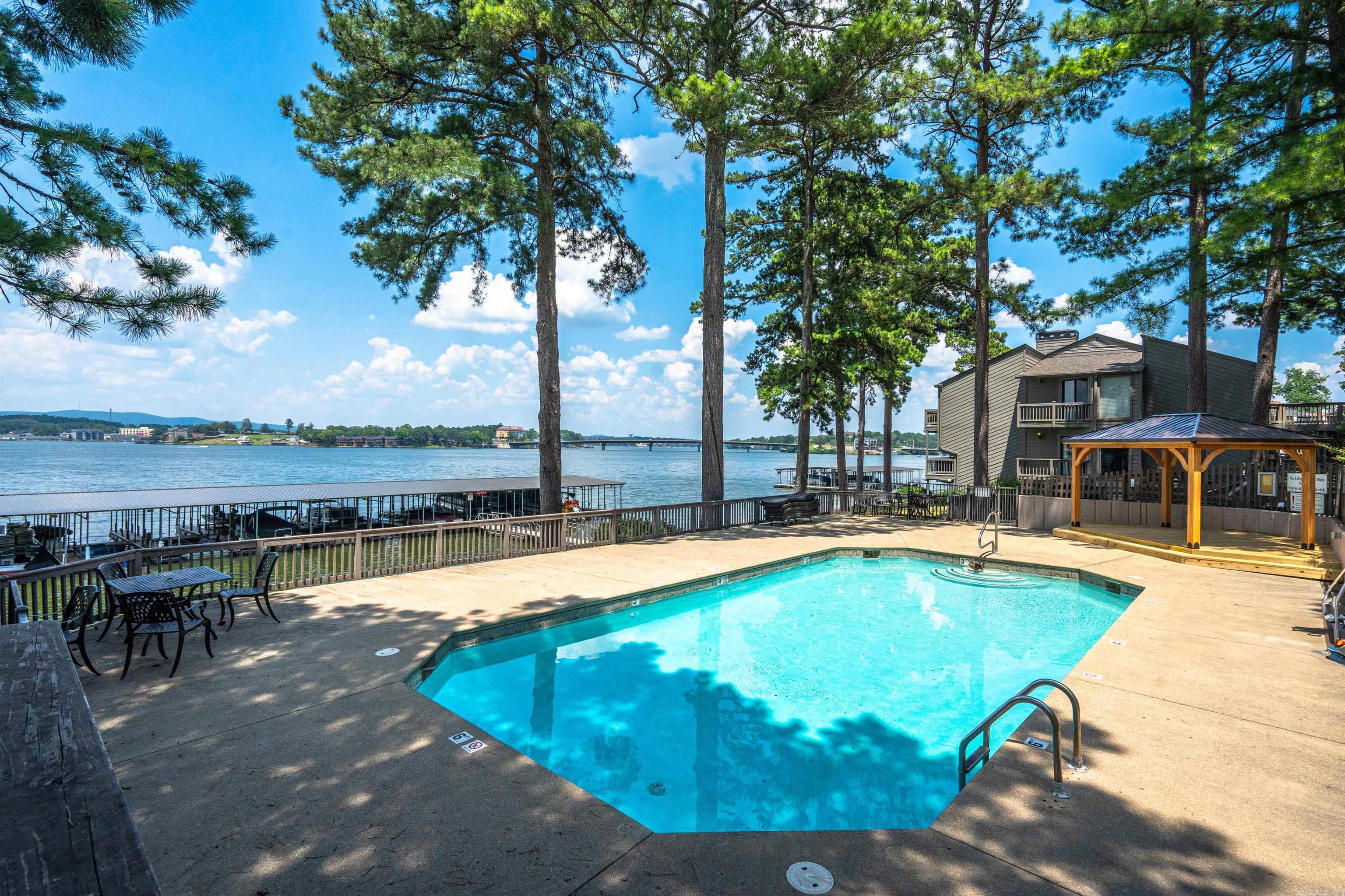 SOUTH SHORE HPR - Residential