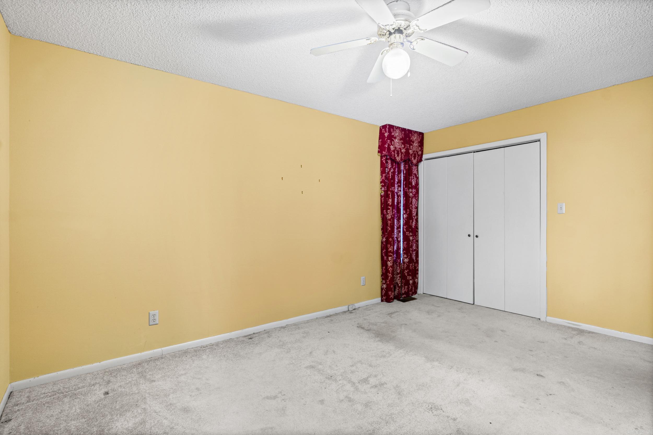 BAYWOOD - LAKE - Residential