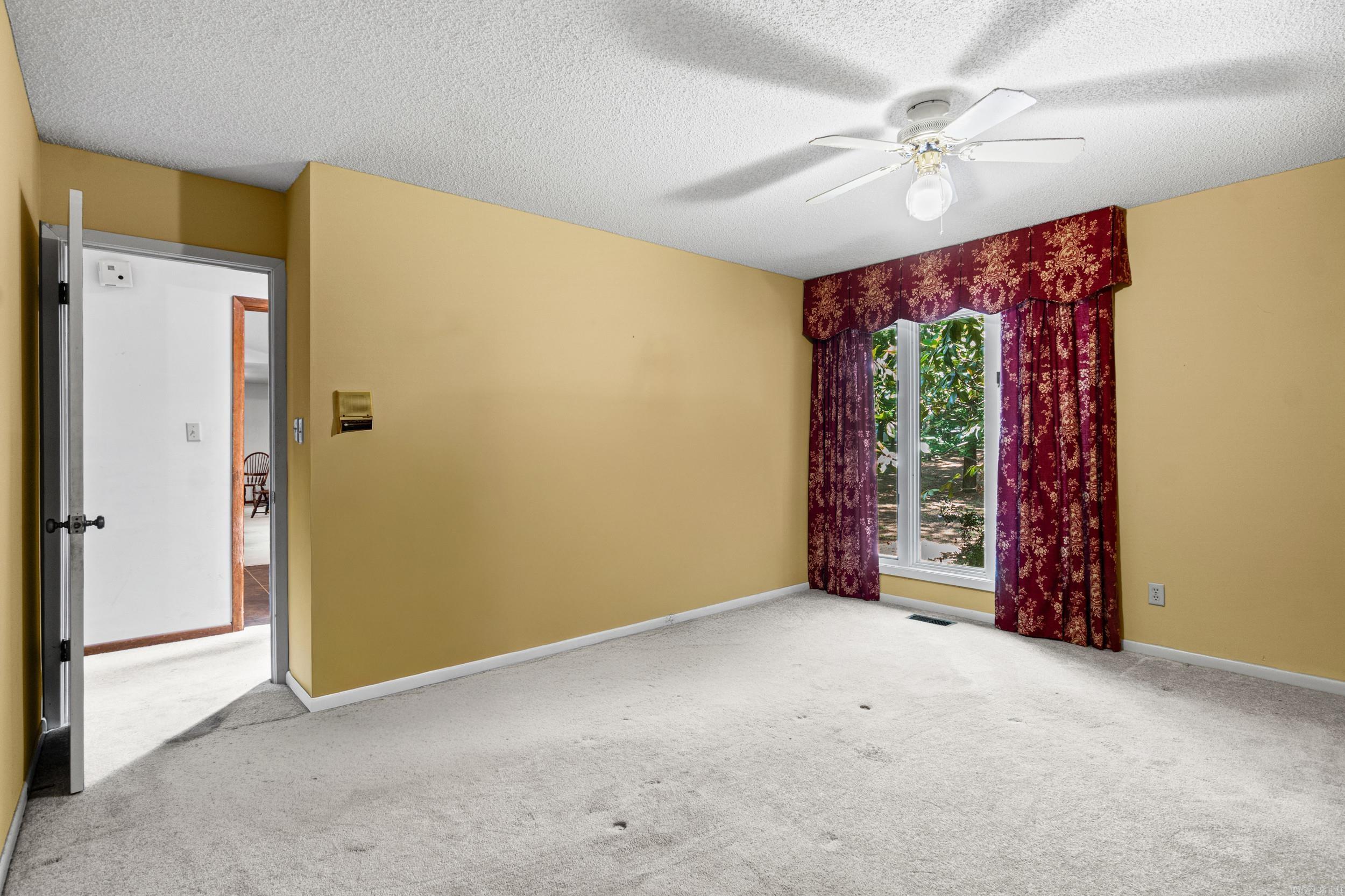 BAYWOOD - LAKE - Residential