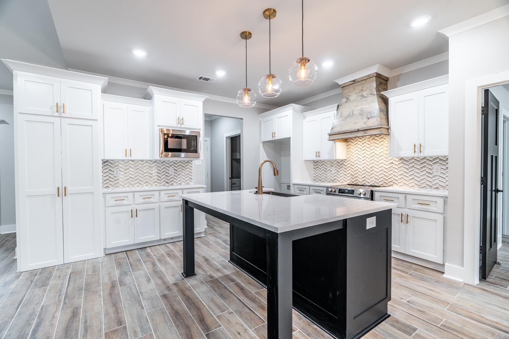 HIDDEN VALLEY ESTATES - Residential