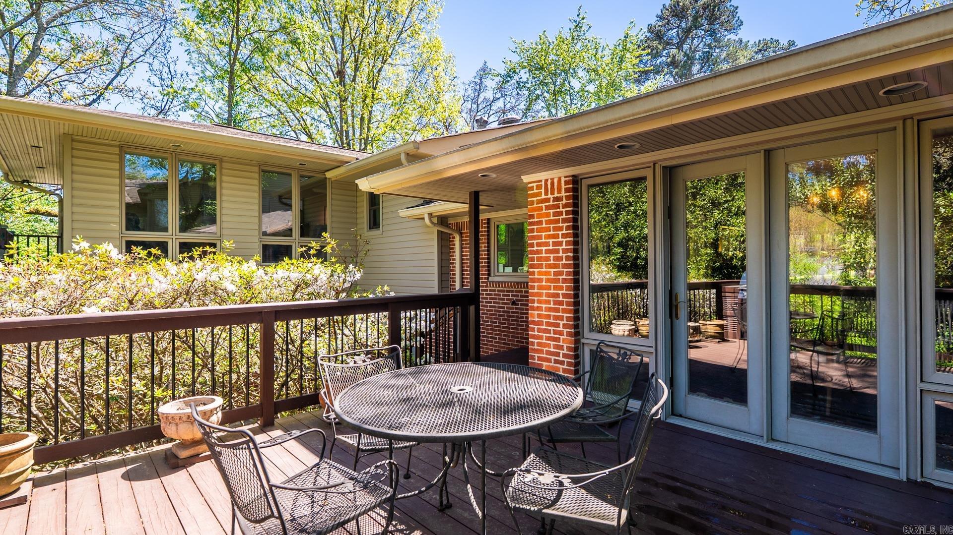PINE MANOR - Residential