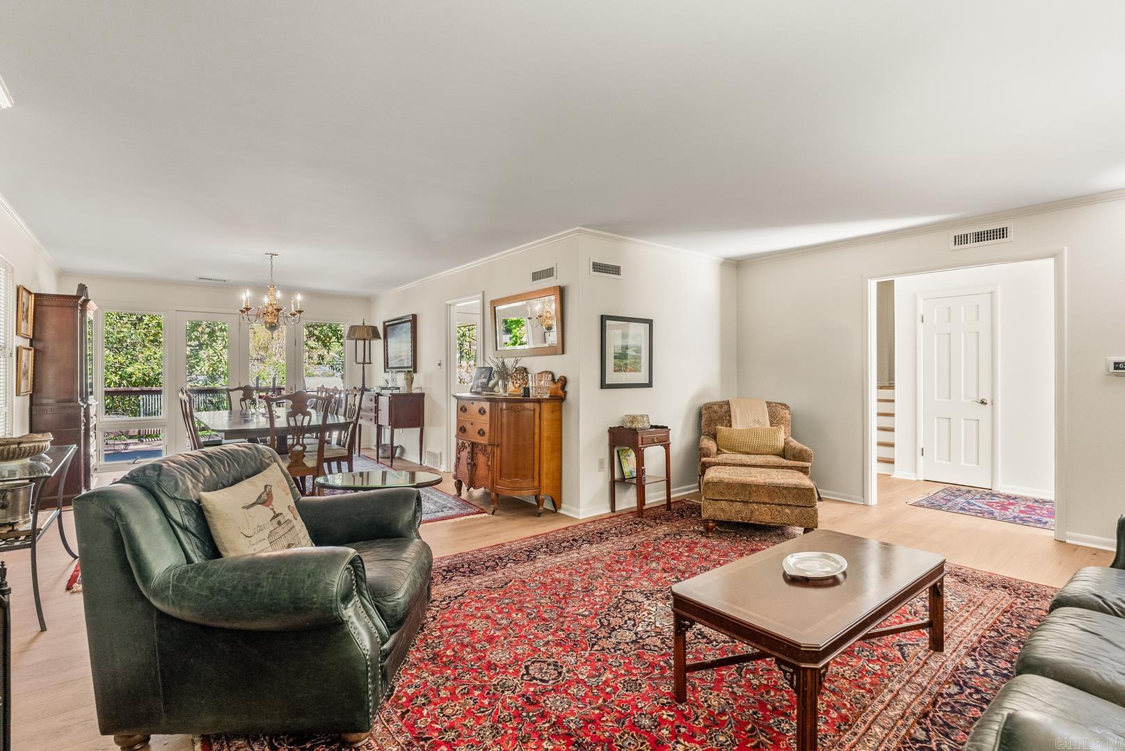 PINE MANOR - Residential