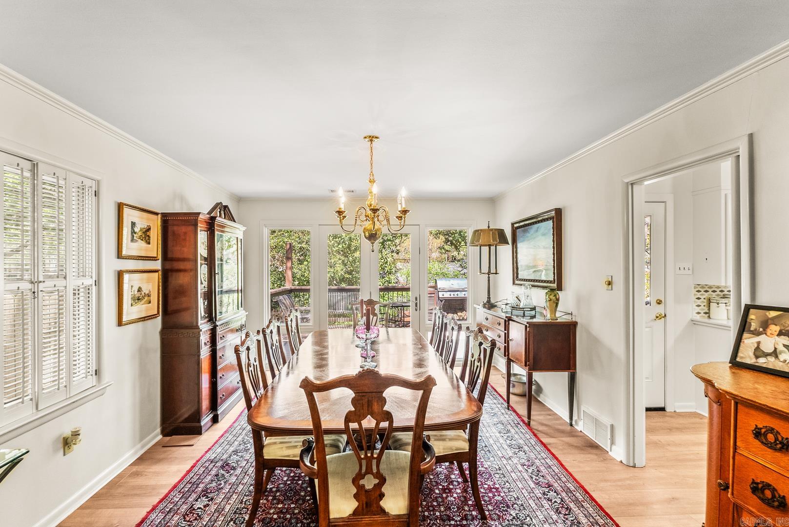 PINE MANOR - Residential
