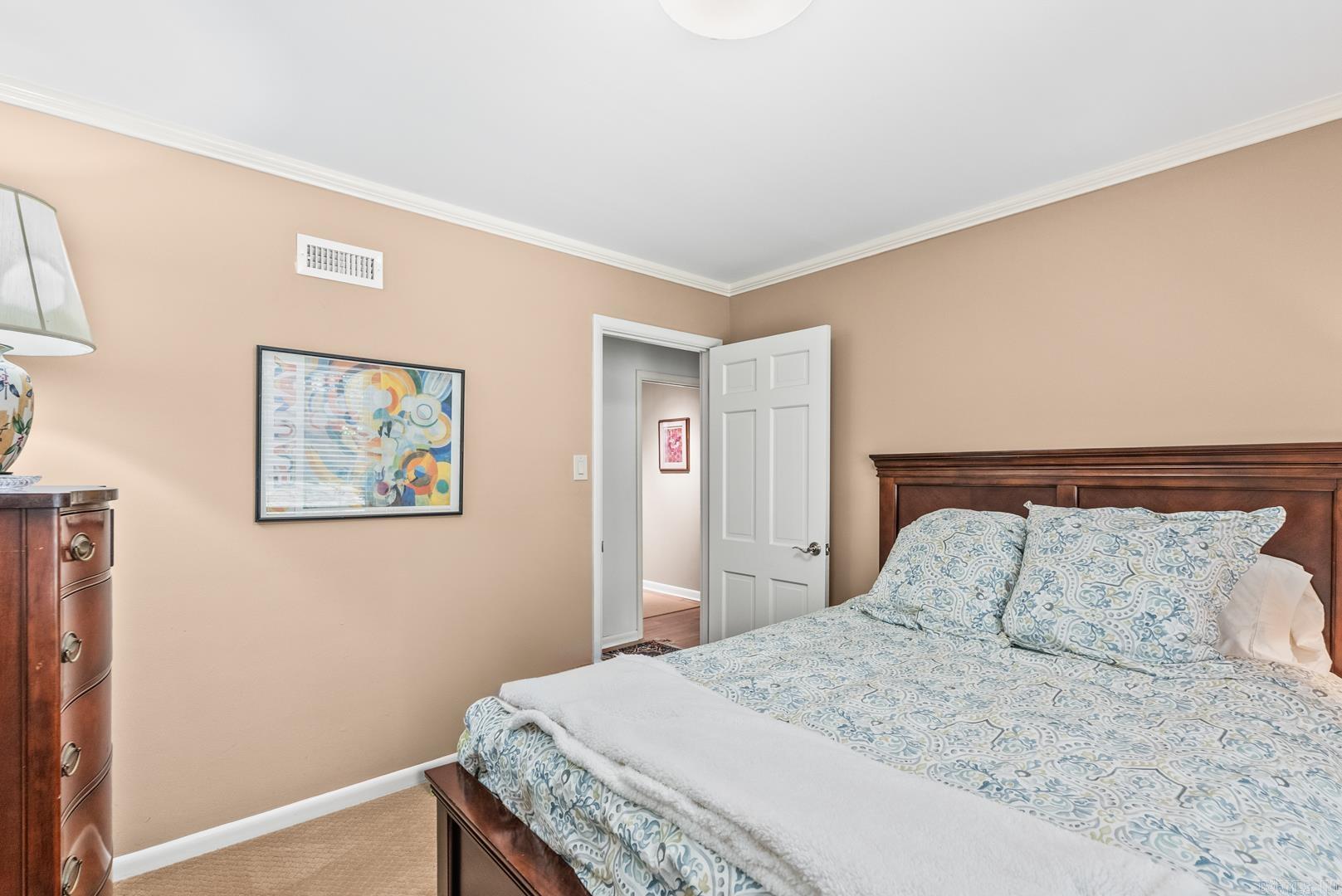 PINE MANOR - Residential