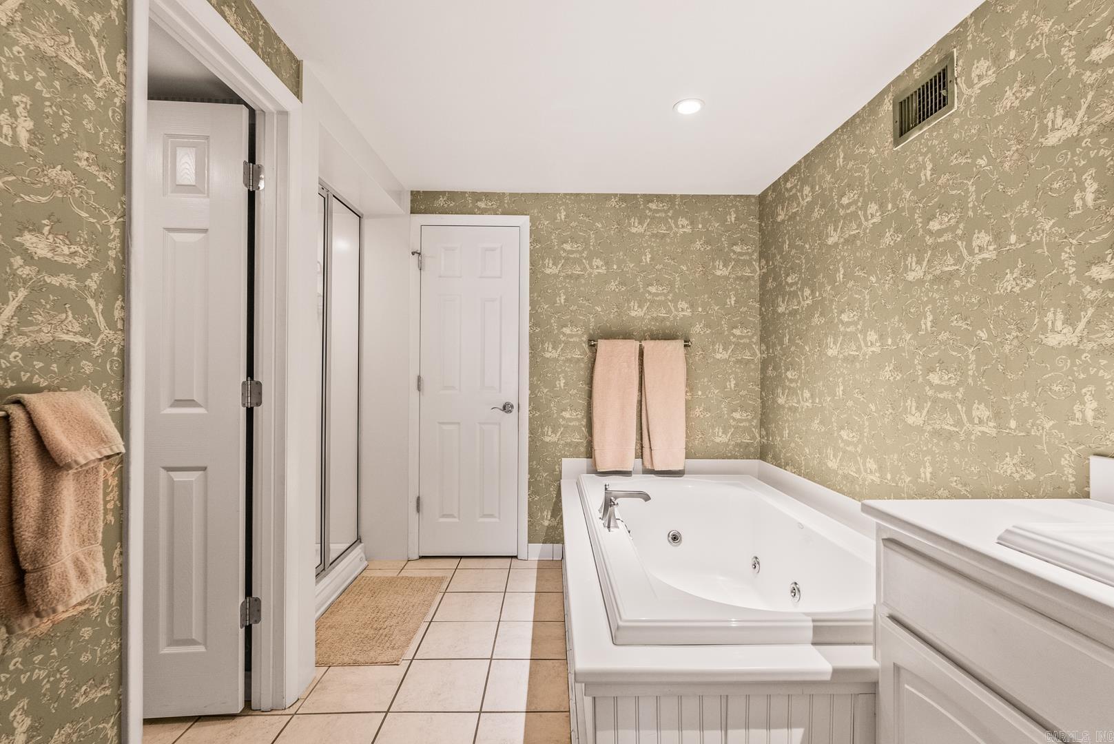 PINE MANOR - Residential