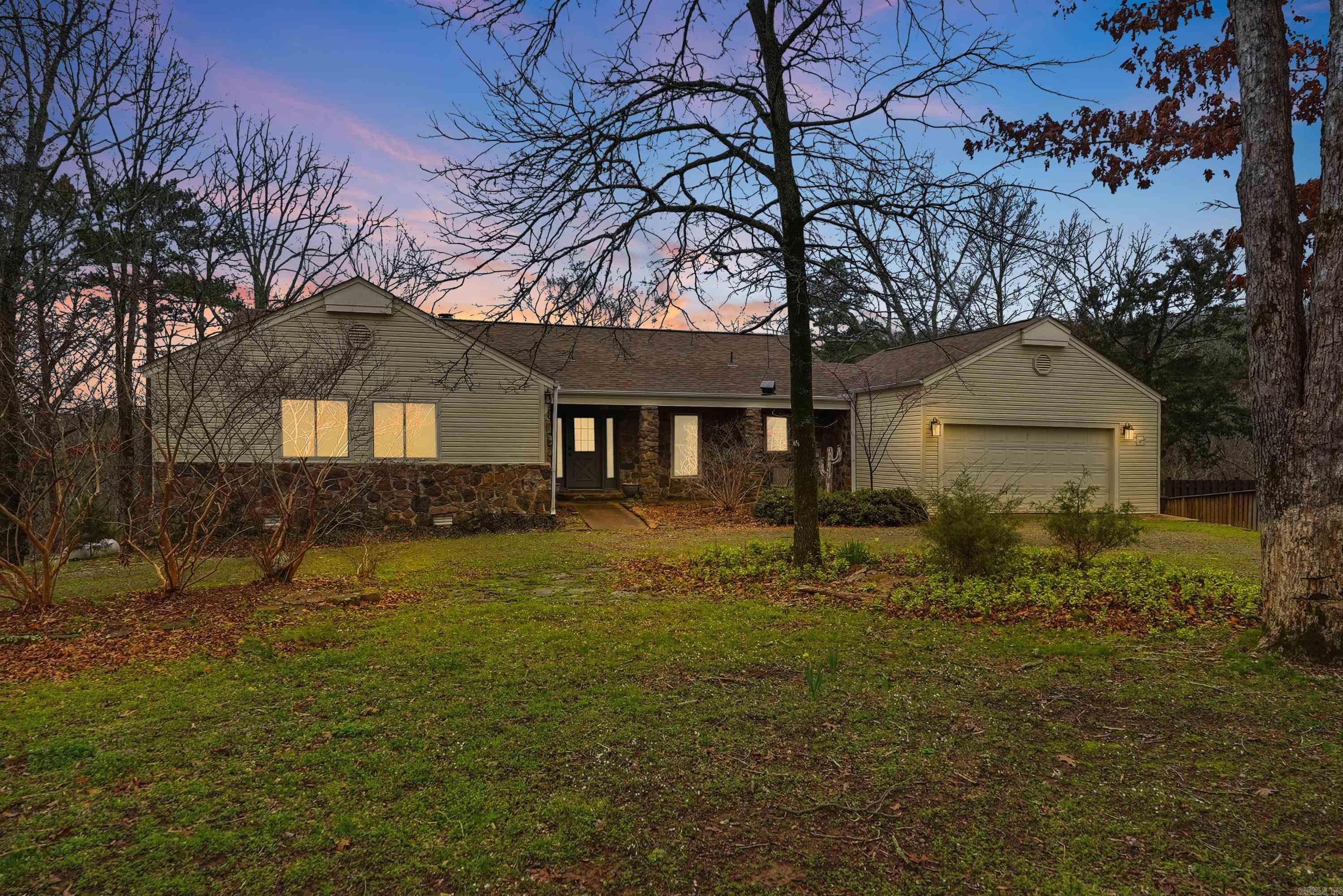 CASTLE RIDGE - Residential