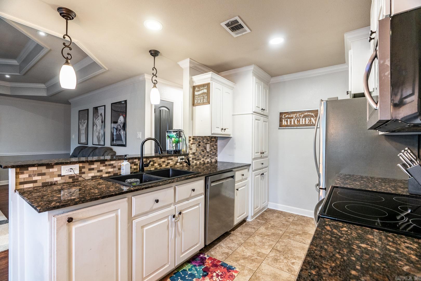 MAGNOLIA ESTATES - Residential