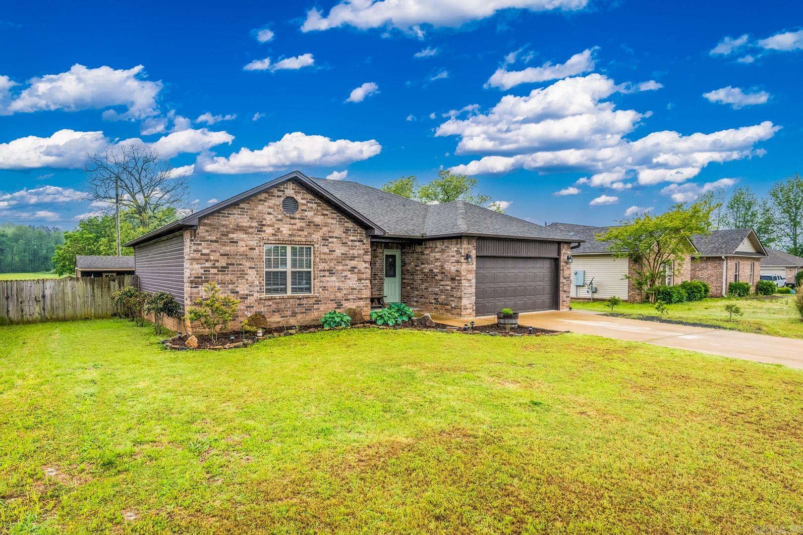 MAGNOLIA ESTATES - Residential